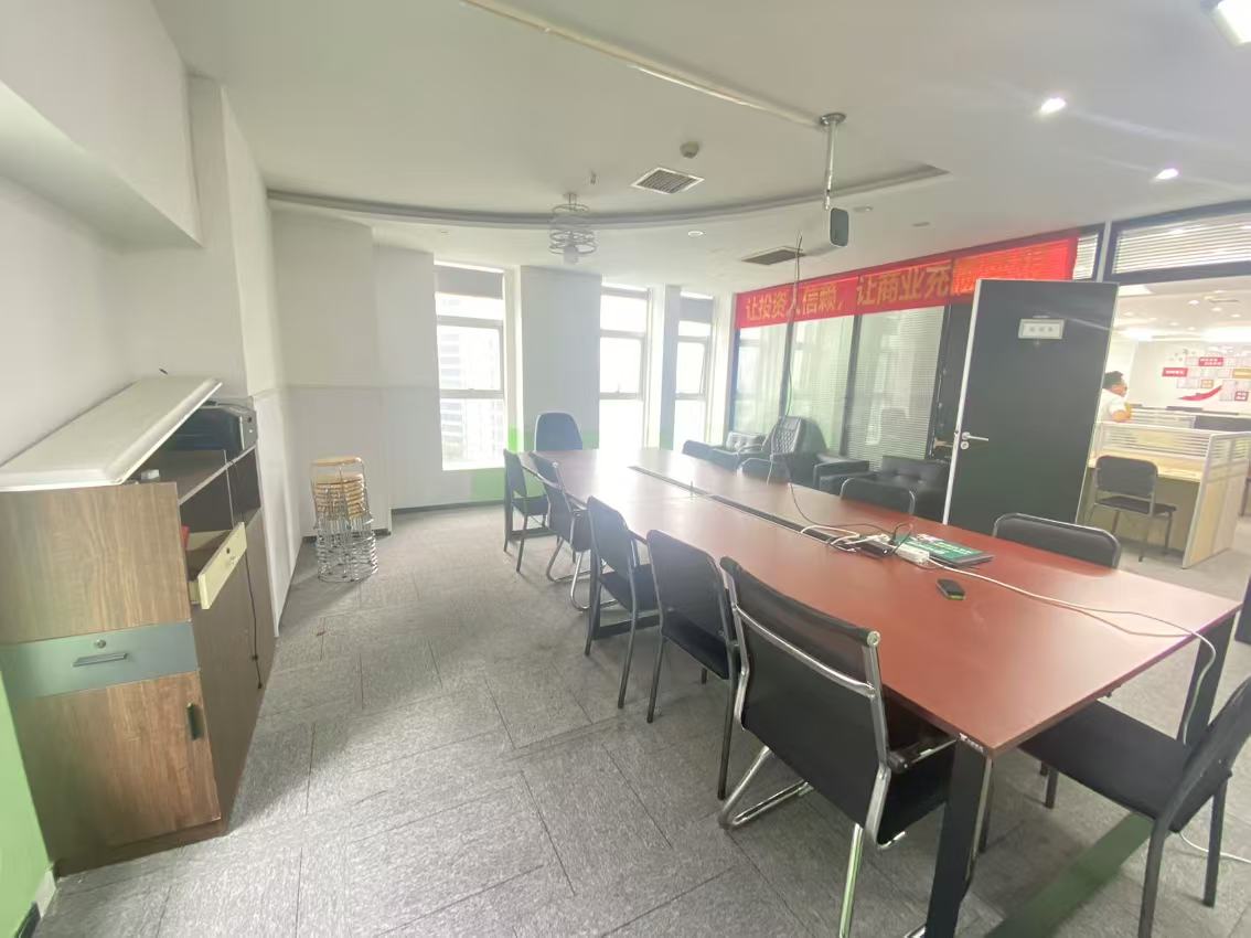 高信向日葵 4室2厅1卫 7000.0元/月 高信向日葵 4室2厅1卫 7000.0元/月室内图