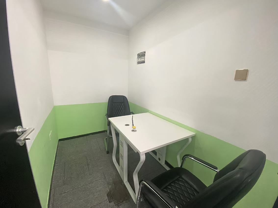 高信向日葵 4室2厅1卫 7000.0元/月 高信向日葵 4室2厅1卫 7000.0元/月室内图