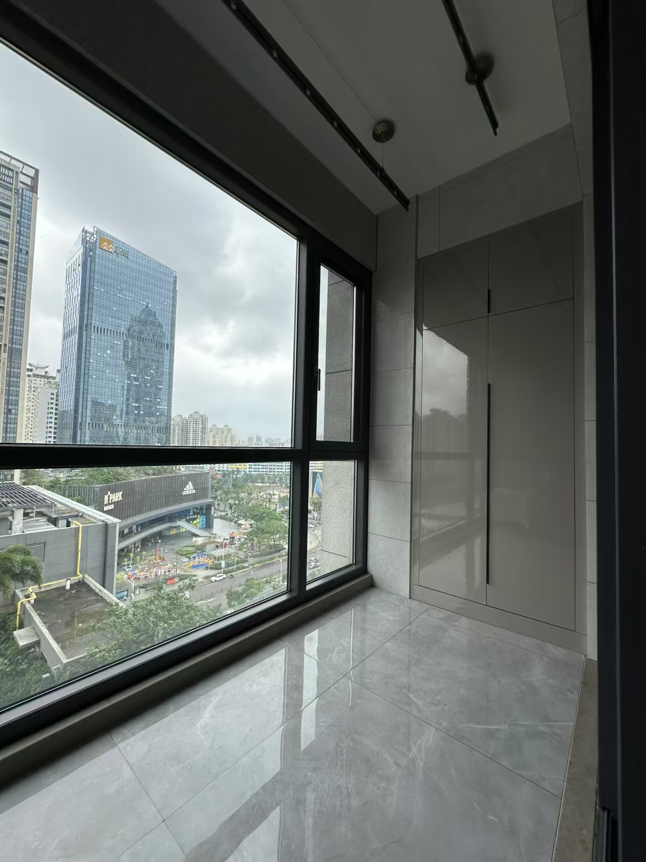 华润中心三期  1室0厅0卫    406.0万 华润中心三期  1室0厅0卫    406.0万室内图