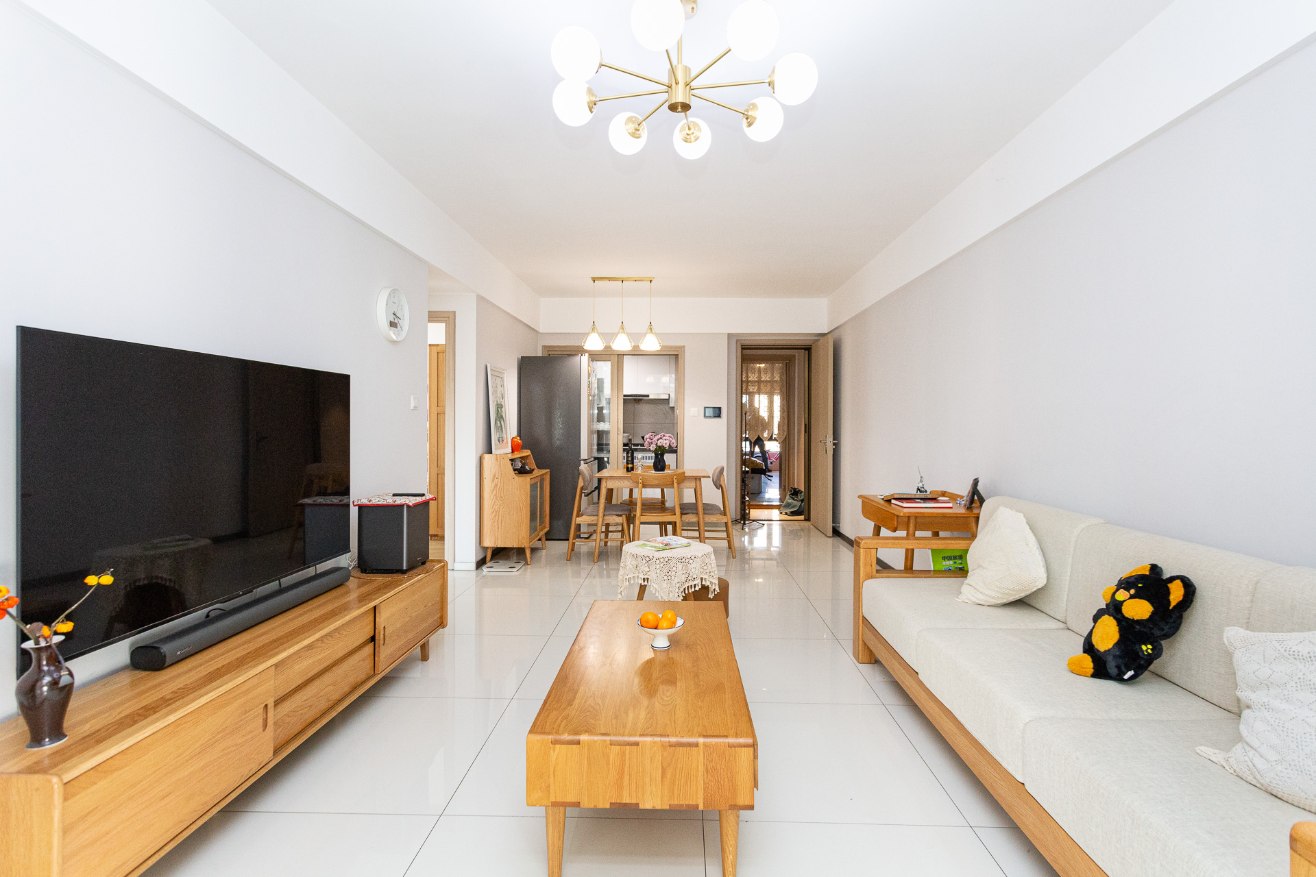 时代倾城五期  2室2厅1卫    88.0万 时代倾城五期  2室2厅1卫    88.0万客厅