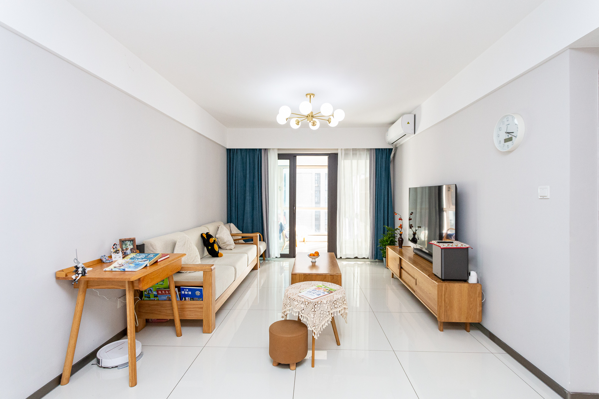 时代倾城五期  2室2厅1卫    88.0万 时代倾城五期  2室2厅1卫    88.0万客厅