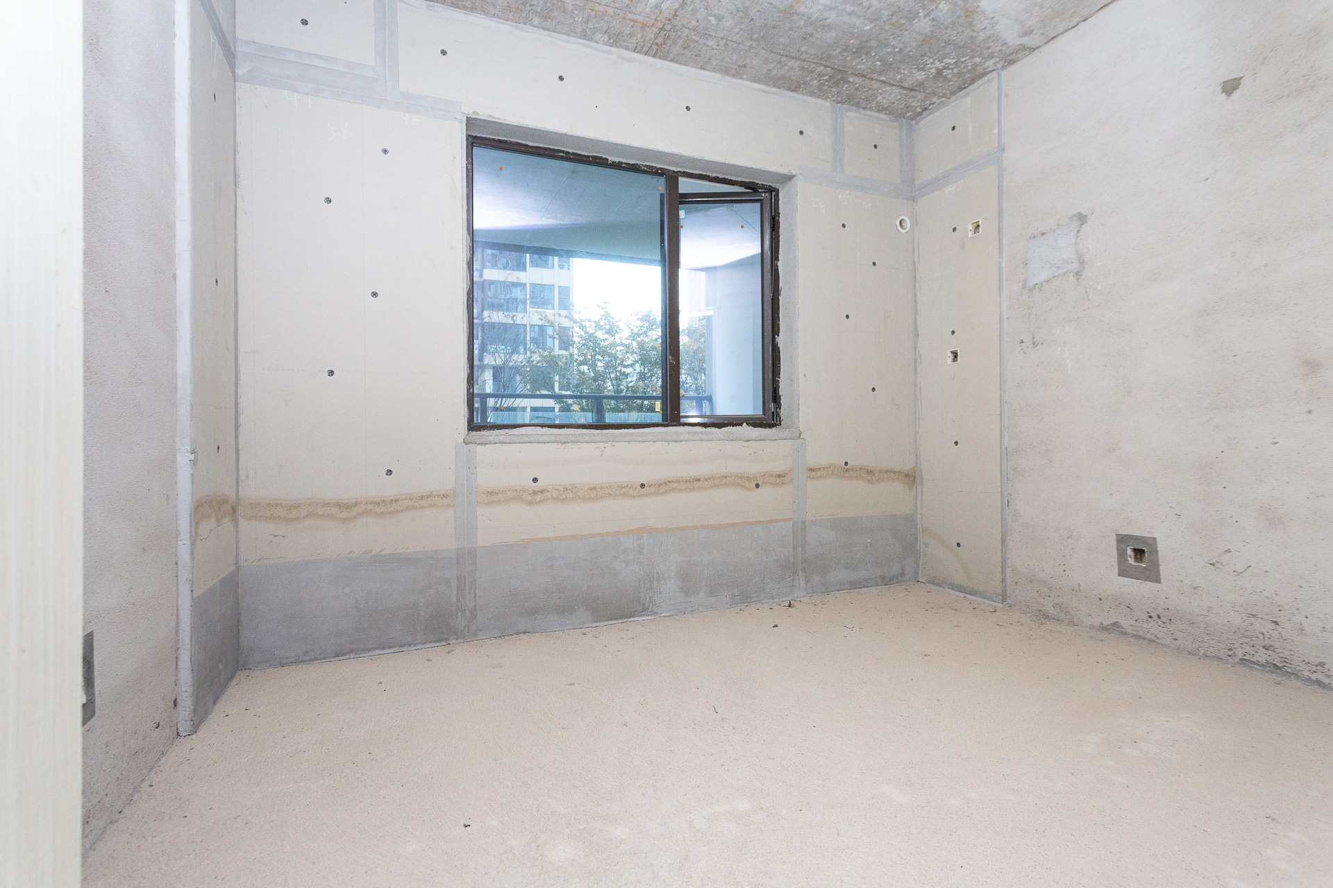 润和湘江天地C区  4室2厅2卫    188.0万卧室