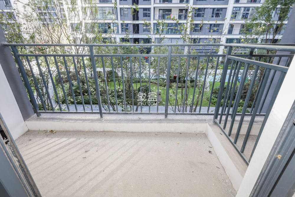 軌道中建麓江府  4室2廳2衛(wèi)   238.00萬