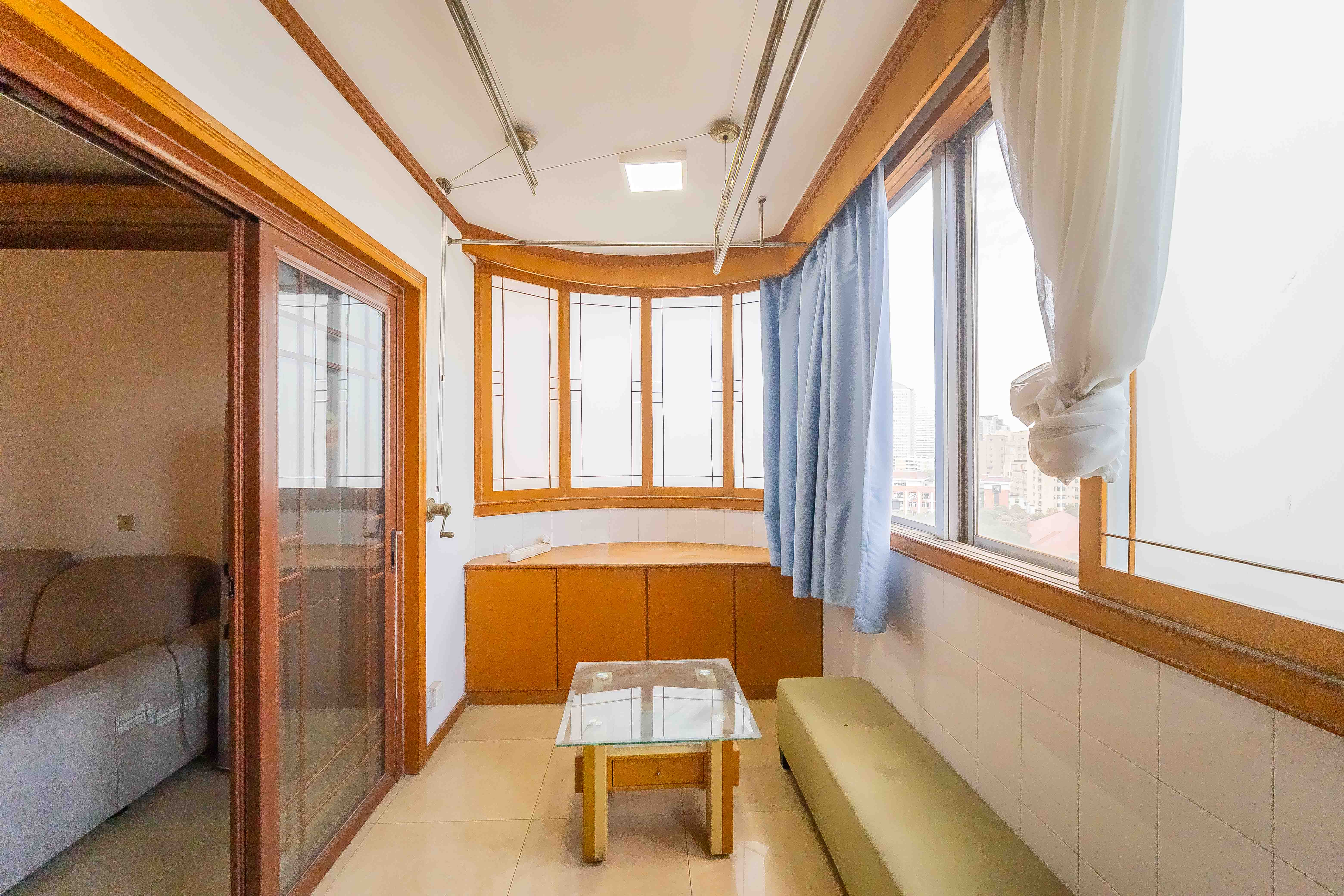 湘农桥社区  4室2厅2卫   190.00万阳台