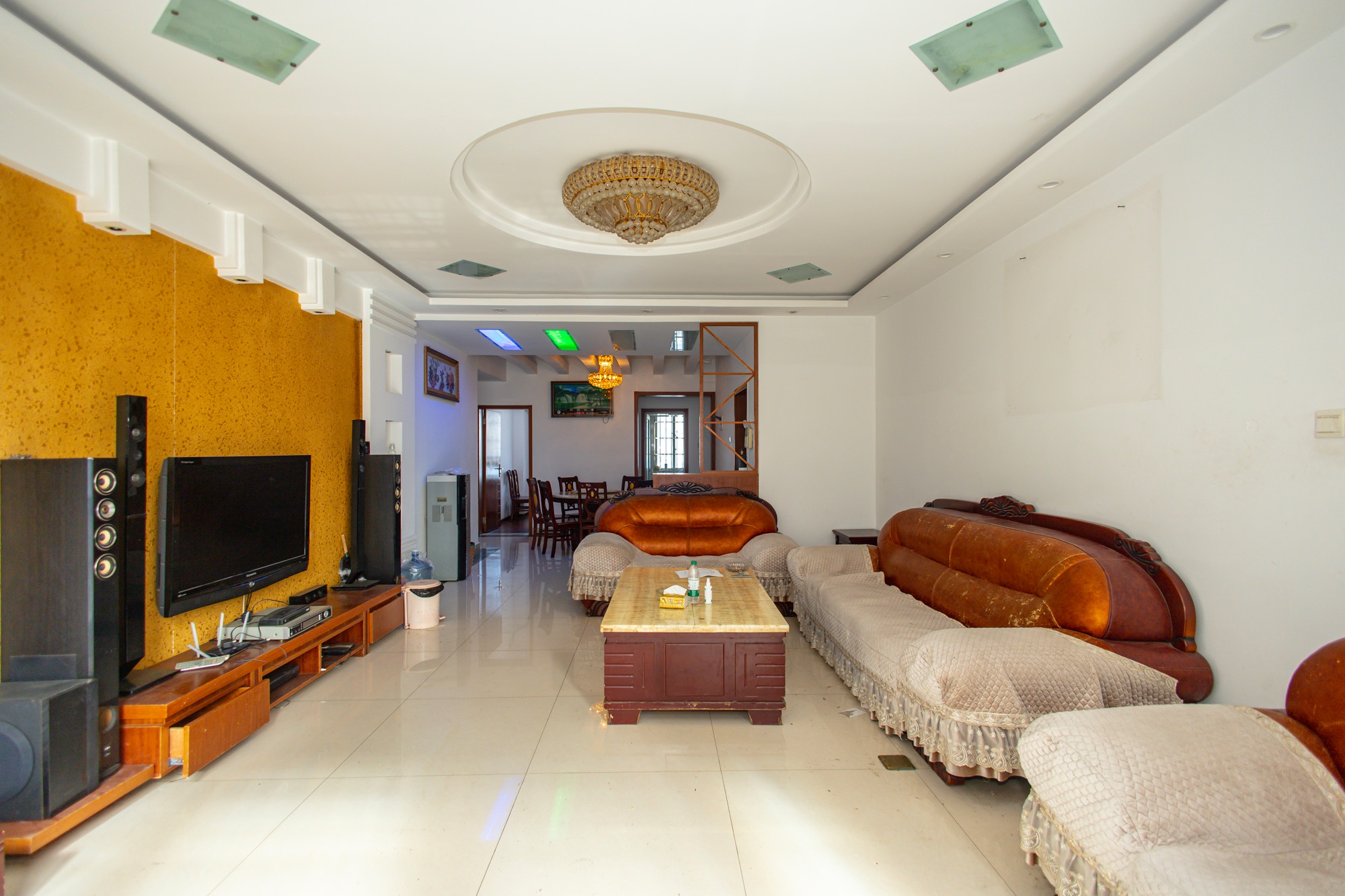 楚天馨苑  4室2厅2卫    72.8万 楚天馨苑  4室2厅2卫    72.8万客厅