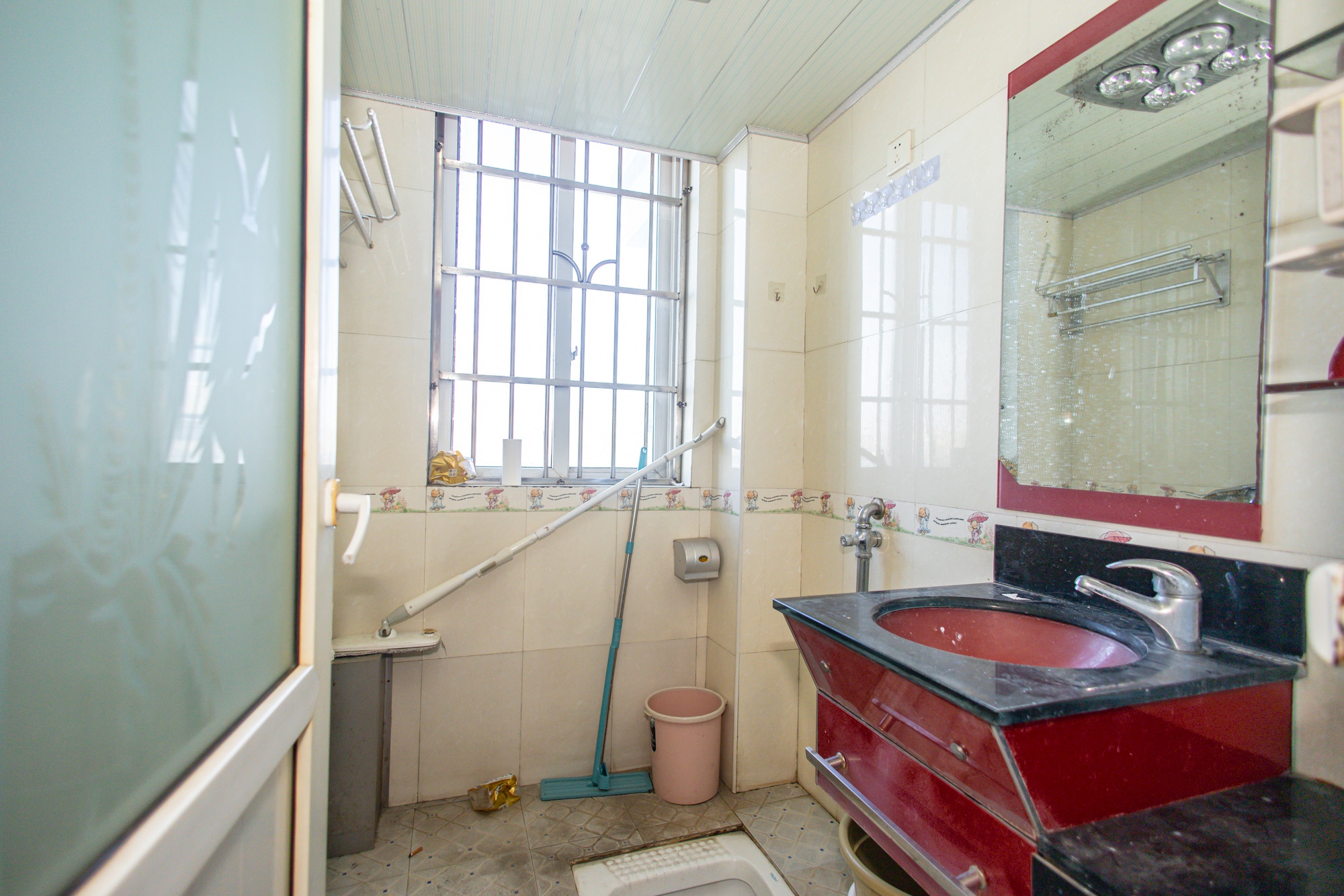 楚天馨苑  4室2厅2卫    72.8万 楚天馨苑  4室2厅2卫    72.8万卫生间