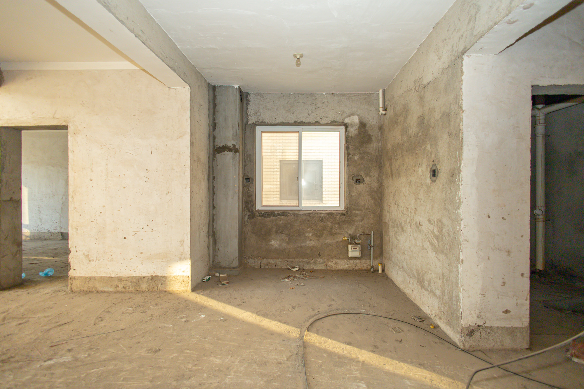 楚天家园  5室2厅3卫    118.0万厨房