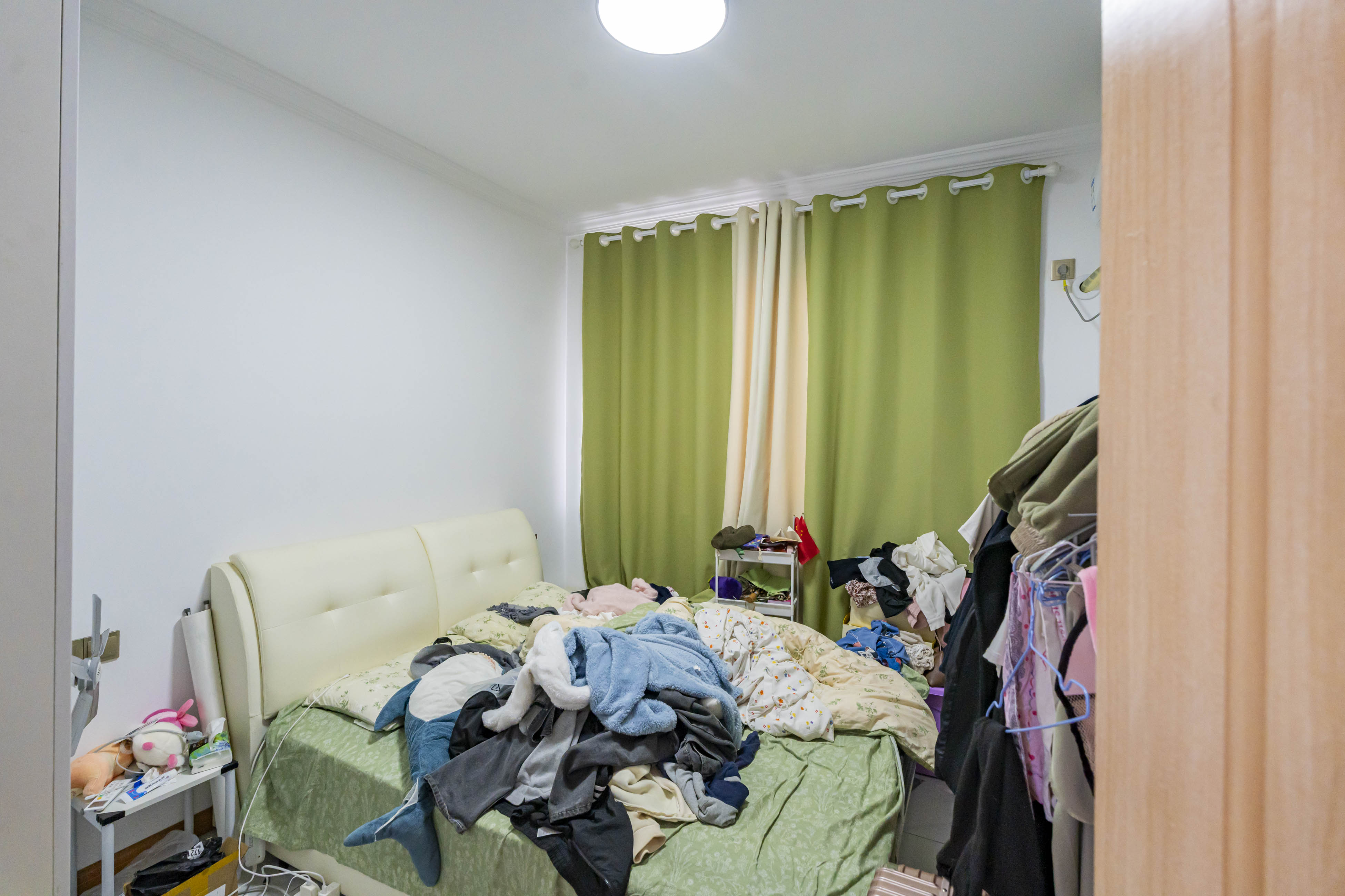 朝正美苑  3室2厅2卫   108.00万卧室