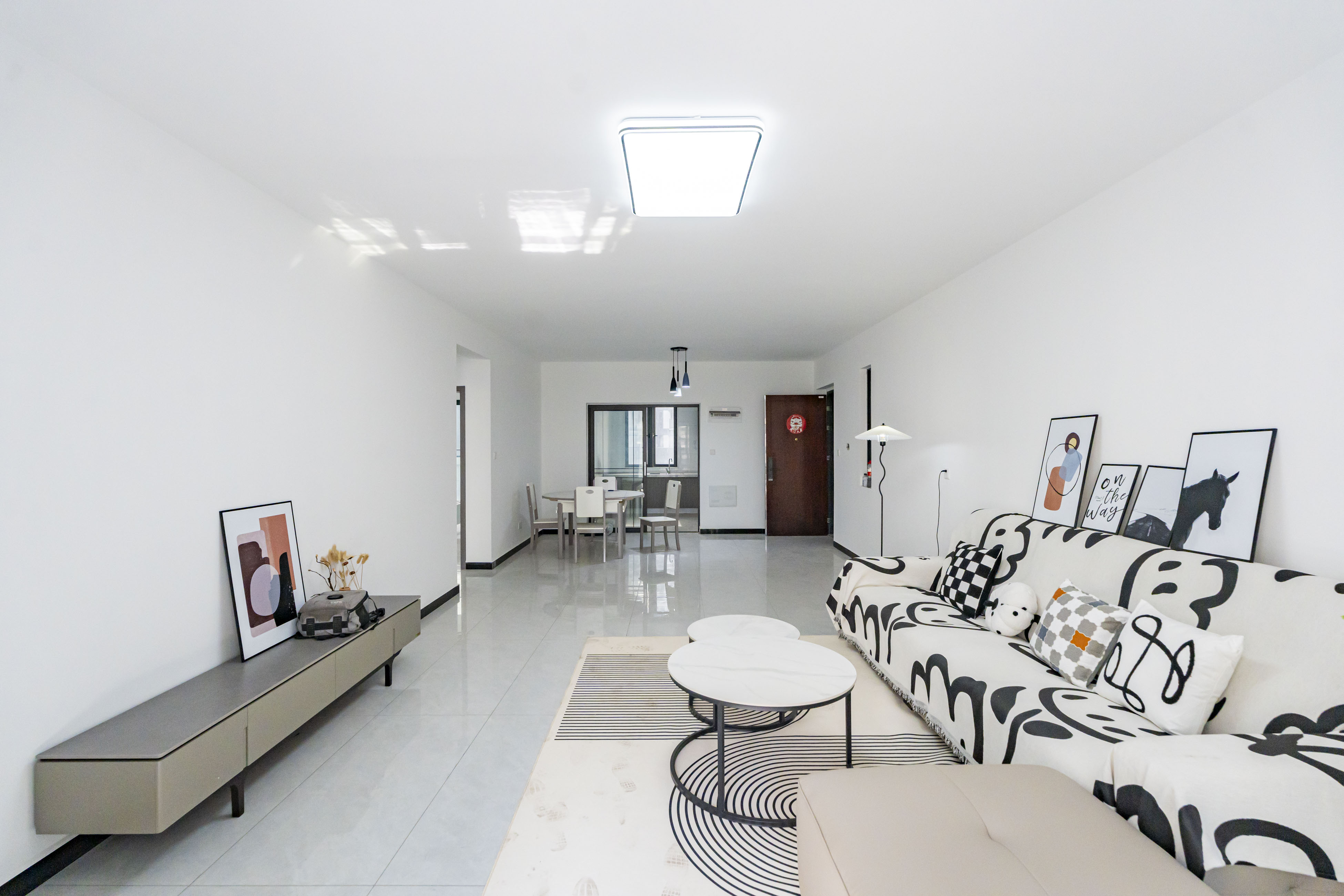 城发恒伟东风映1897 4室2厅2卫 255.0万 城发恒伟东风映1897 4室2厅2卫 255.0万客厅