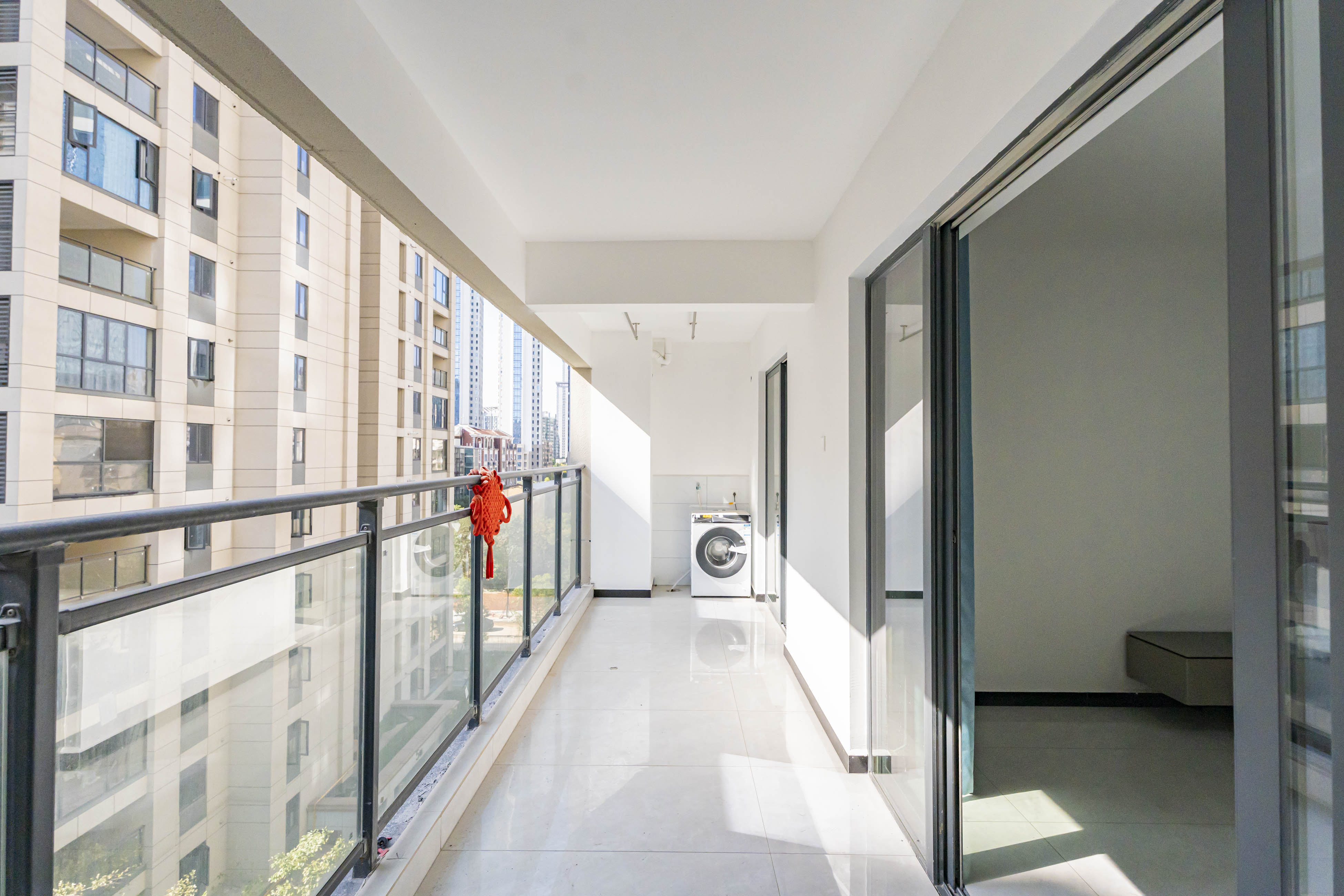 城发恒伟东风映1897 4室2厅2卫 255.0万 城发恒伟东风映1897 4室2厅2卫 255.0万阳台