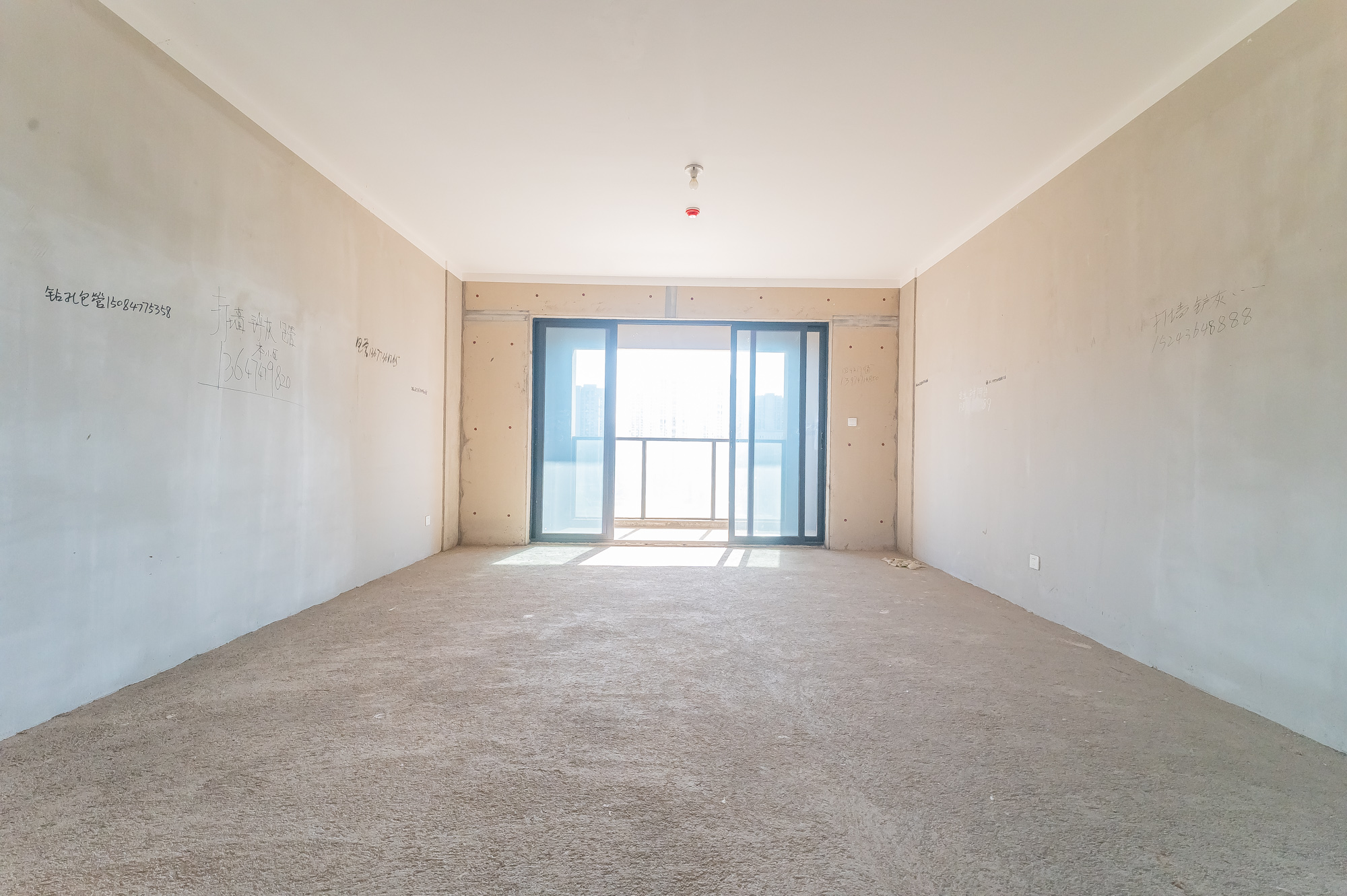 长房星昇公馆 4室2厅3卫 145.0万 长房星昇公馆 4室2厅3卫 145.0万客厅