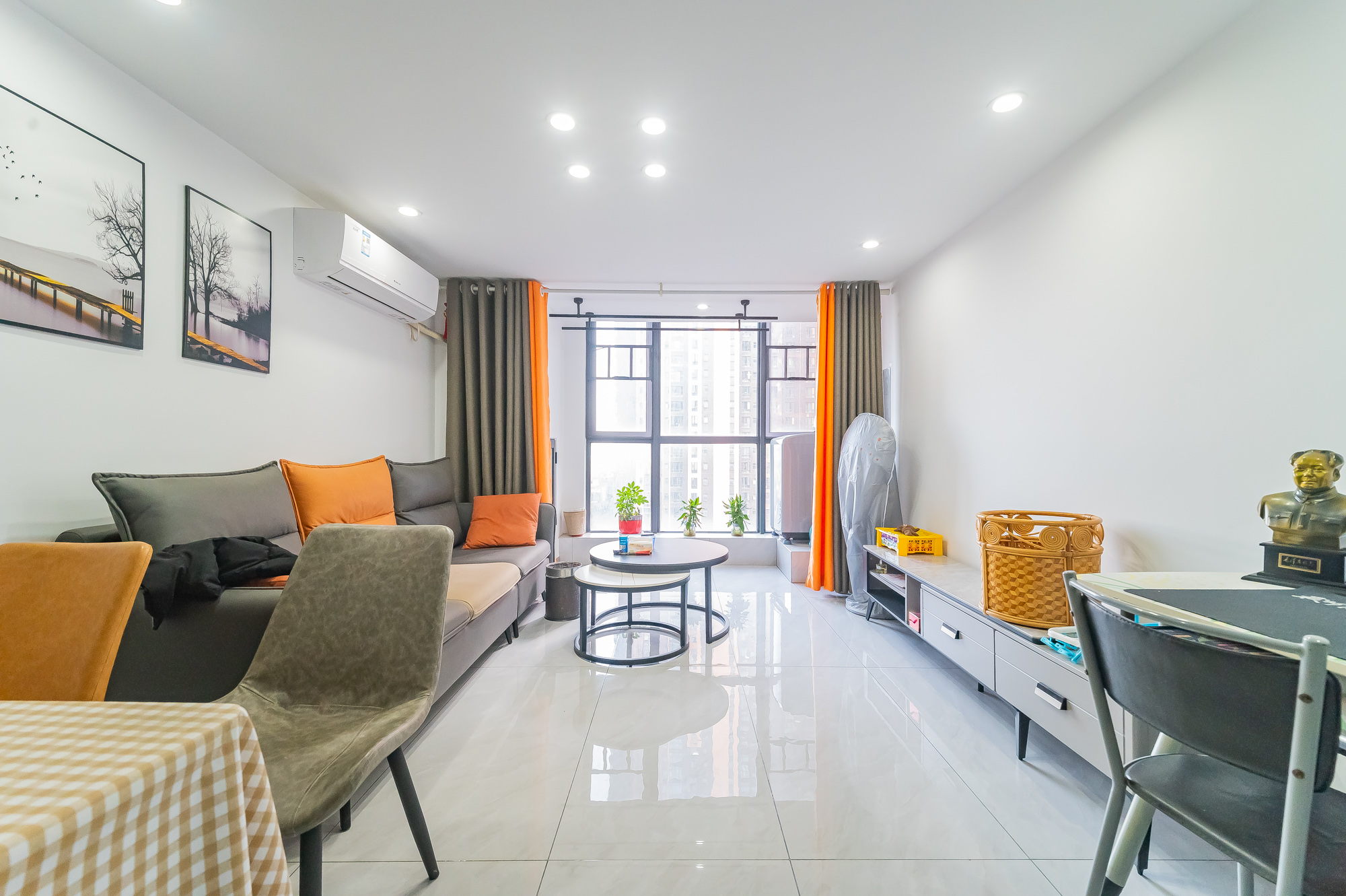 海伦春天  1室1厅1卫    31.8万 海伦春天  1室1厅1卫    31.8万客厅