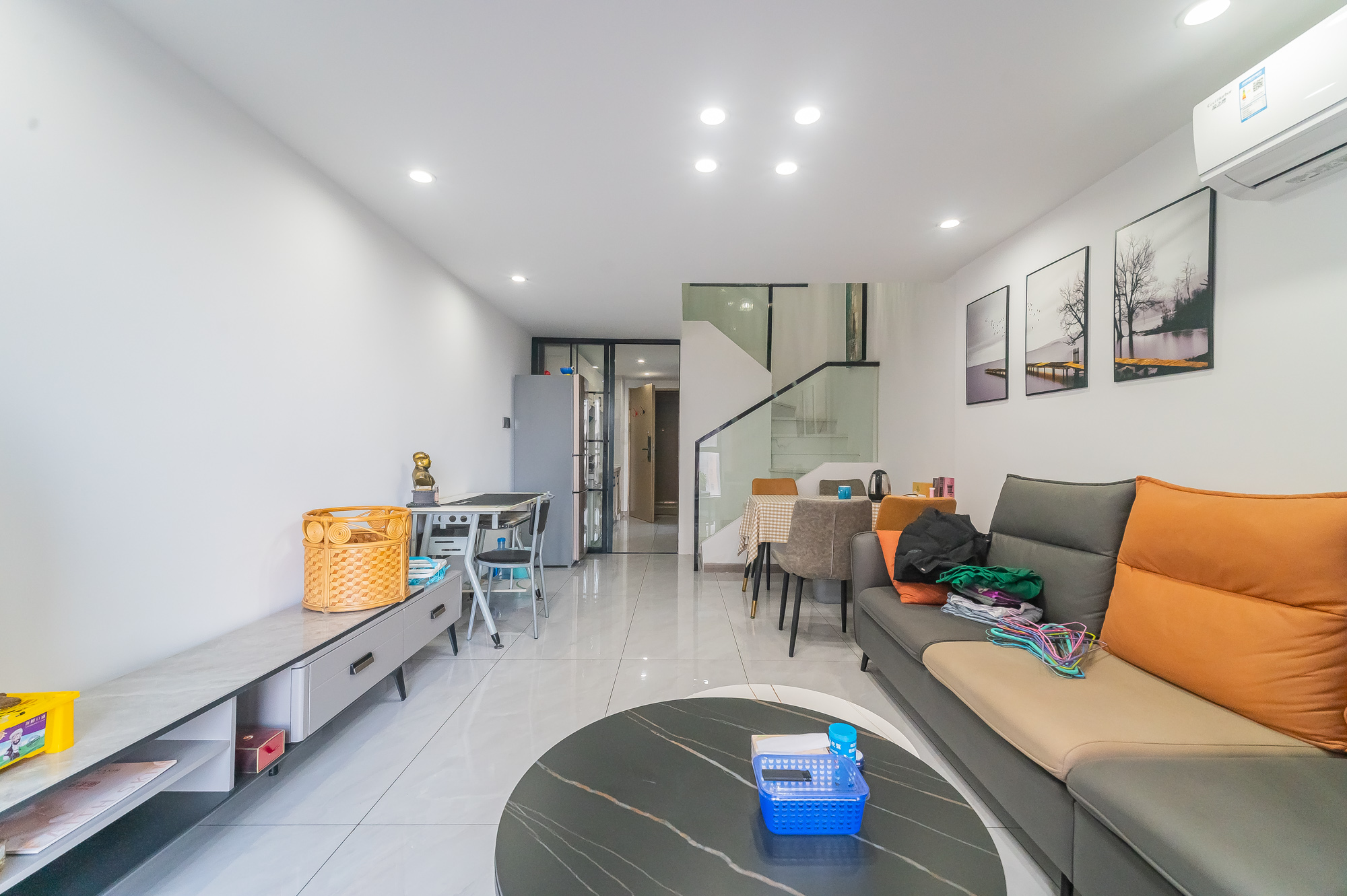 海伦春天  1室1厅1卫    31.8万 海伦春天  1室1厅1卫    31.8万客厅