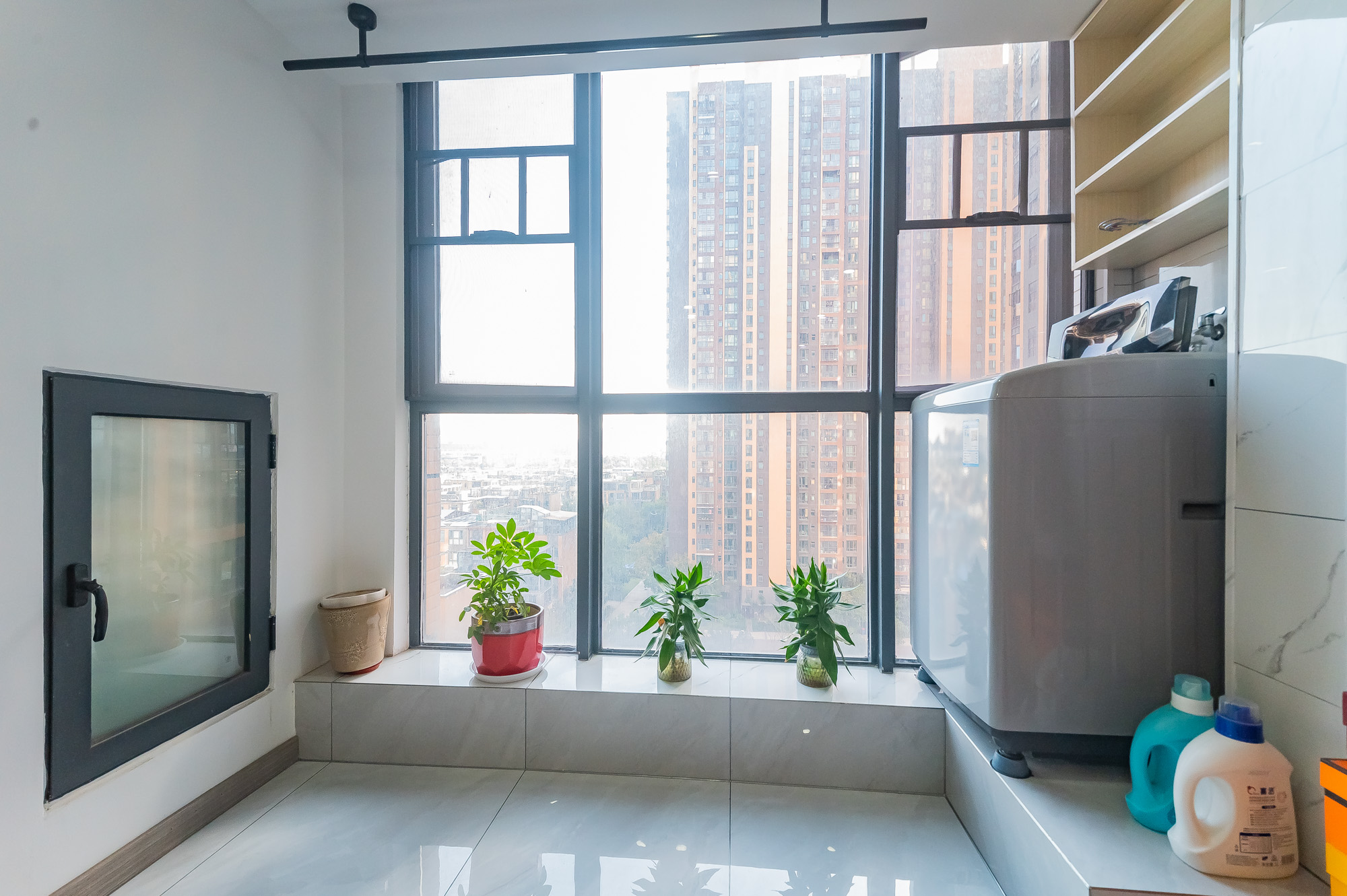 海伦春天  1室1厅1卫    31.8万 海伦春天  1室1厅1卫    31.8万阳台