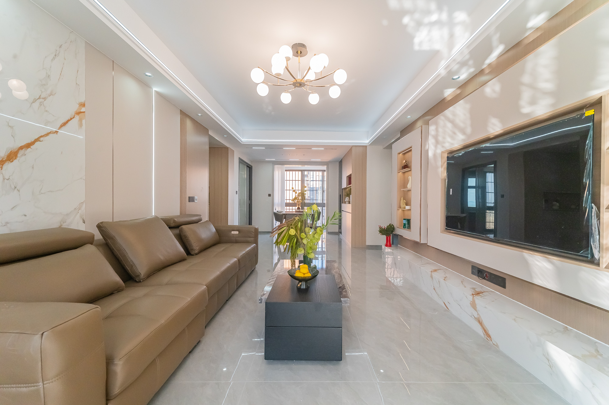 海伦春天 3室2厅2卫 89.18万 海伦春天 3室2厅2卫 89.18万客厅