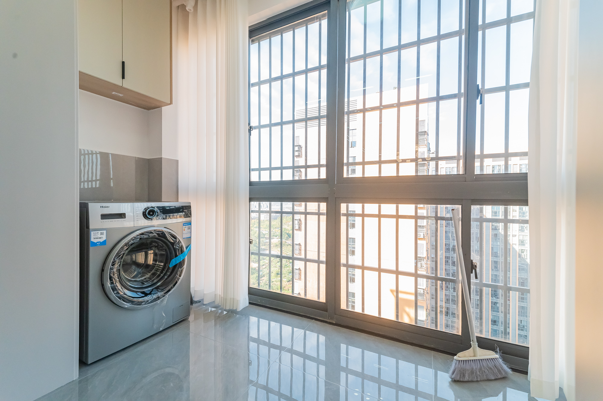 海伦春天 3室2厅2卫 89.18万 海伦春天 3室2厅2卫 89.18万阳台