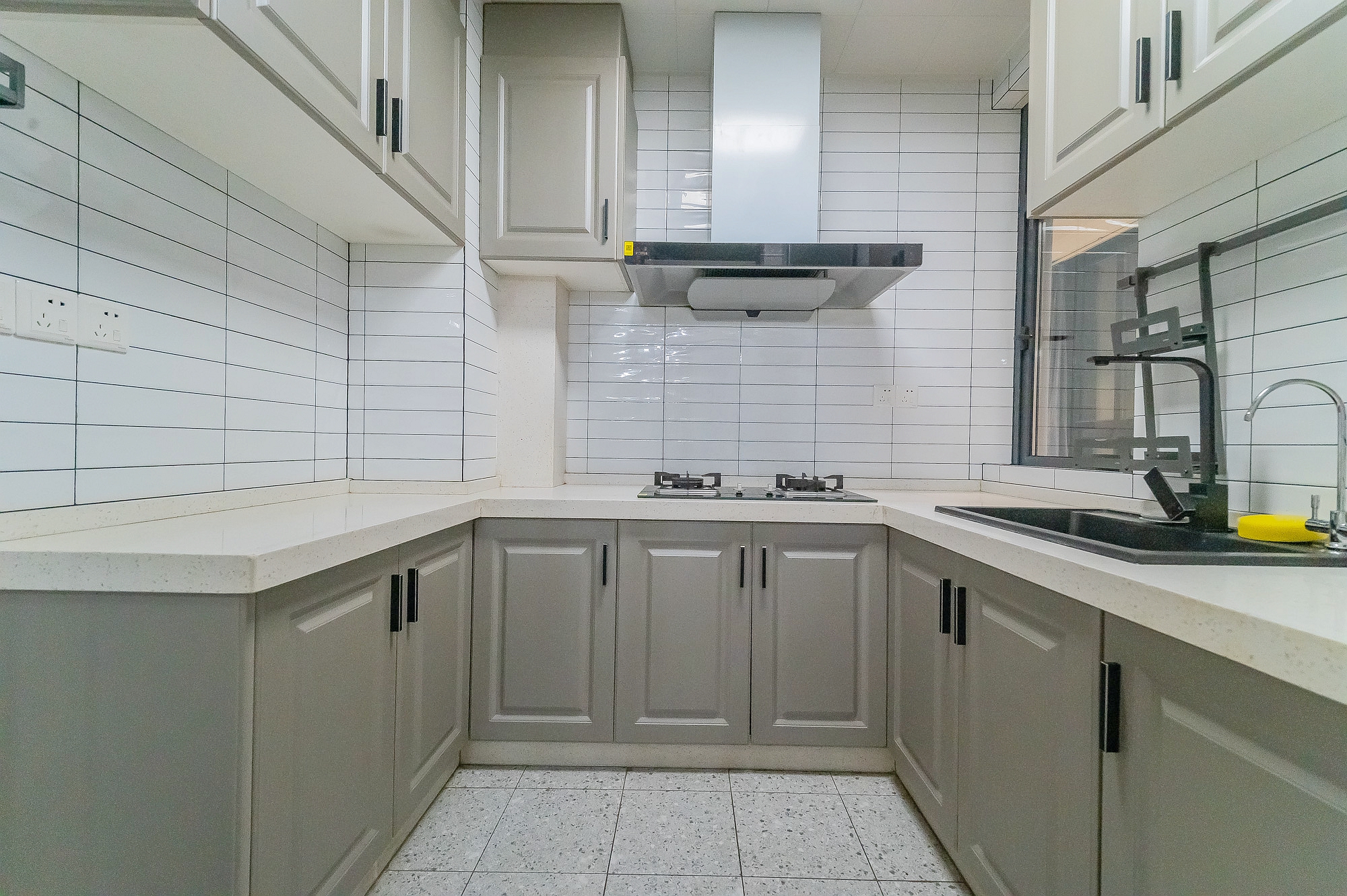 松雅湖壹号 3室2厅1卫 85.0万 松雅湖壹号 3室2厅1卫 85.0万厨房