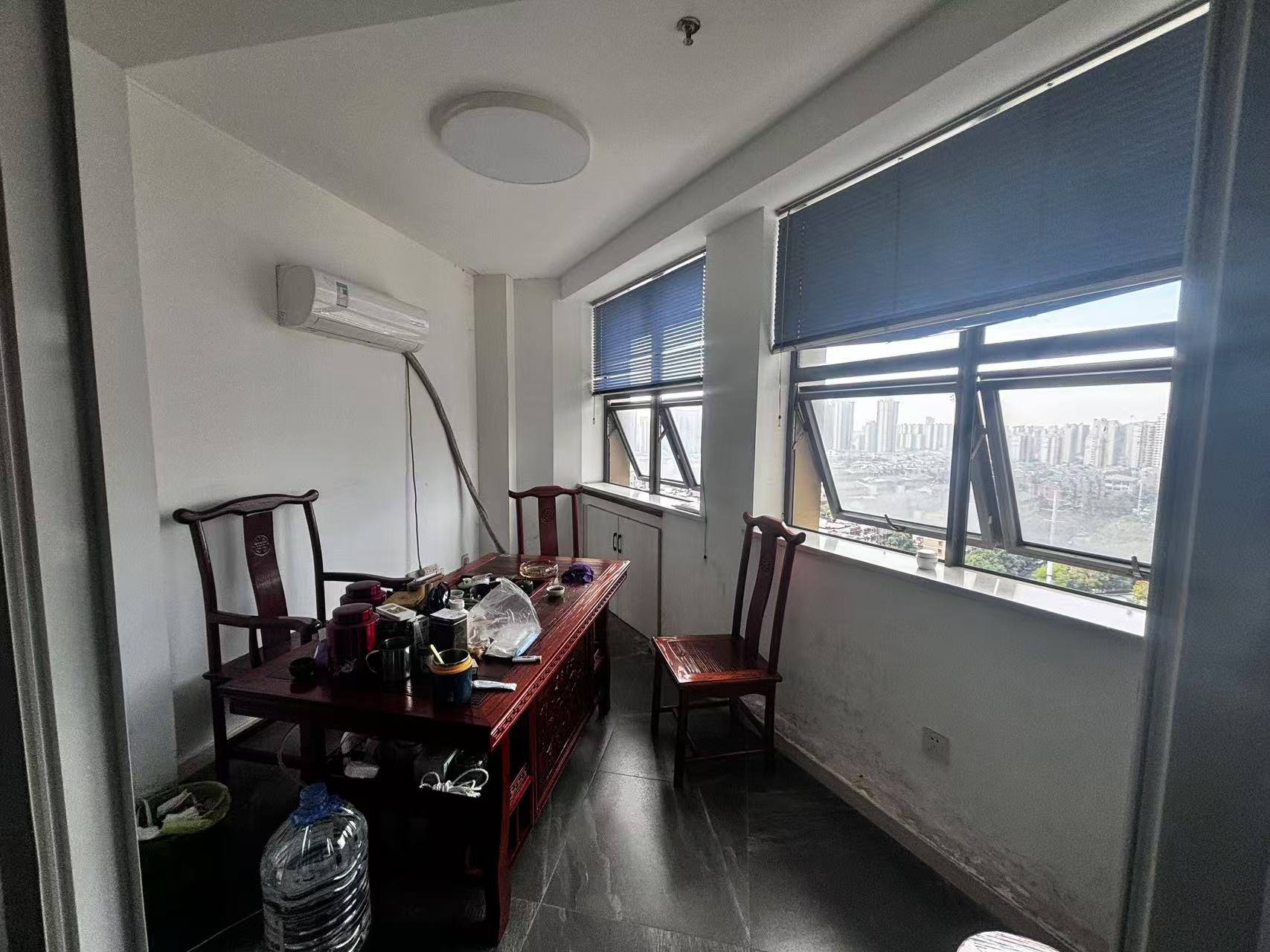 华晨御园 3室2厅2卫 4500.0元/月 华晨御园 3室2厅2卫 4500.0元/月室内图