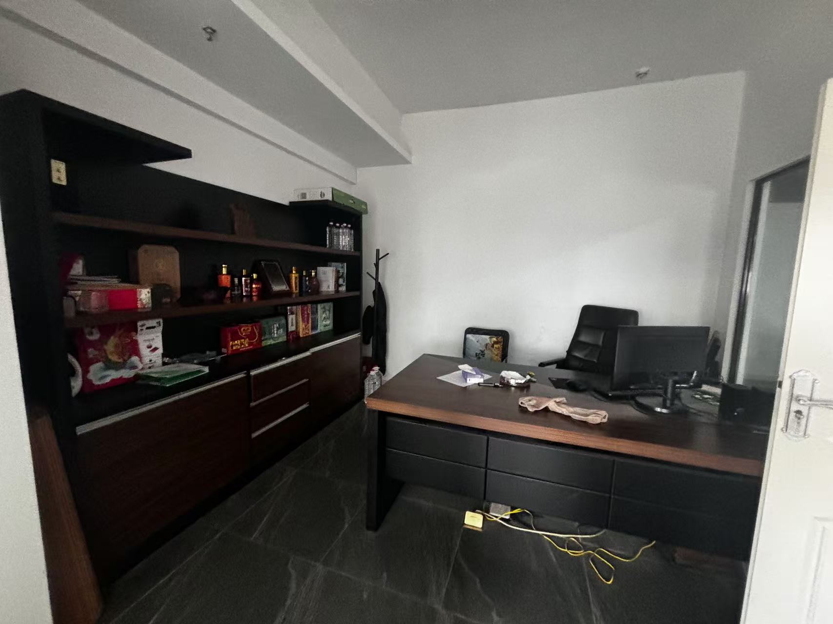 华晨御园 3室2厅2卫 4500.0元/月 华晨御园 3室2厅2卫 4500.0元/月室内图