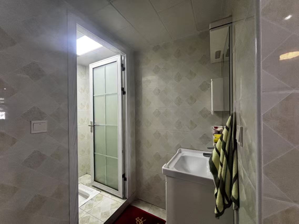 华晨御园 3室2厅2卫 4500.0元/月 华晨御园 3室2厅2卫 4500.0元/月室内图