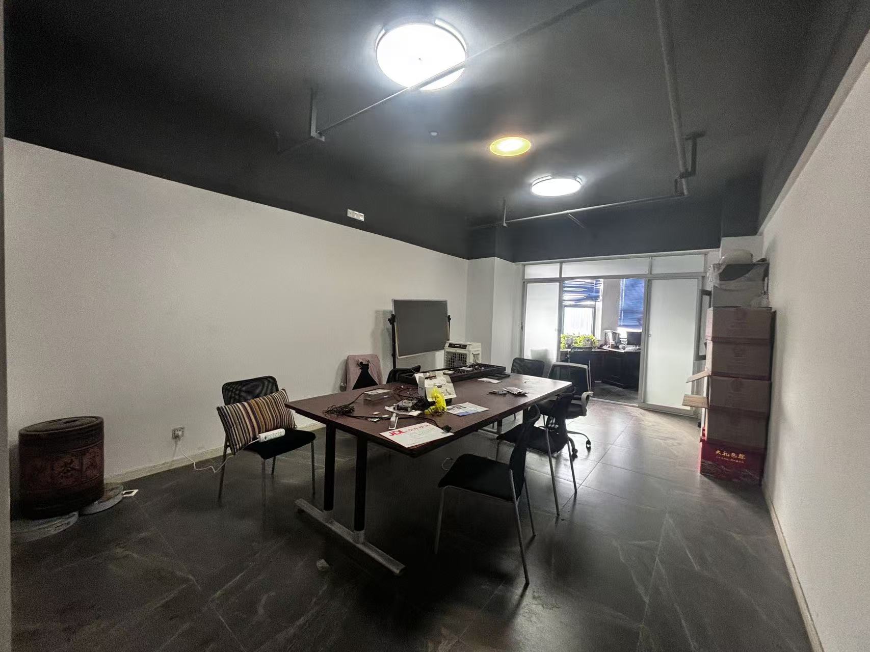 华晨御园 3室2厅2卫 4500.0元/月 华晨御园 3室2厅2卫 4500.0元/月室内图