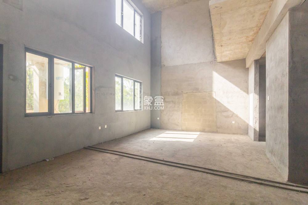 敏捷珑玥府  5室2厅3卫    148.0万