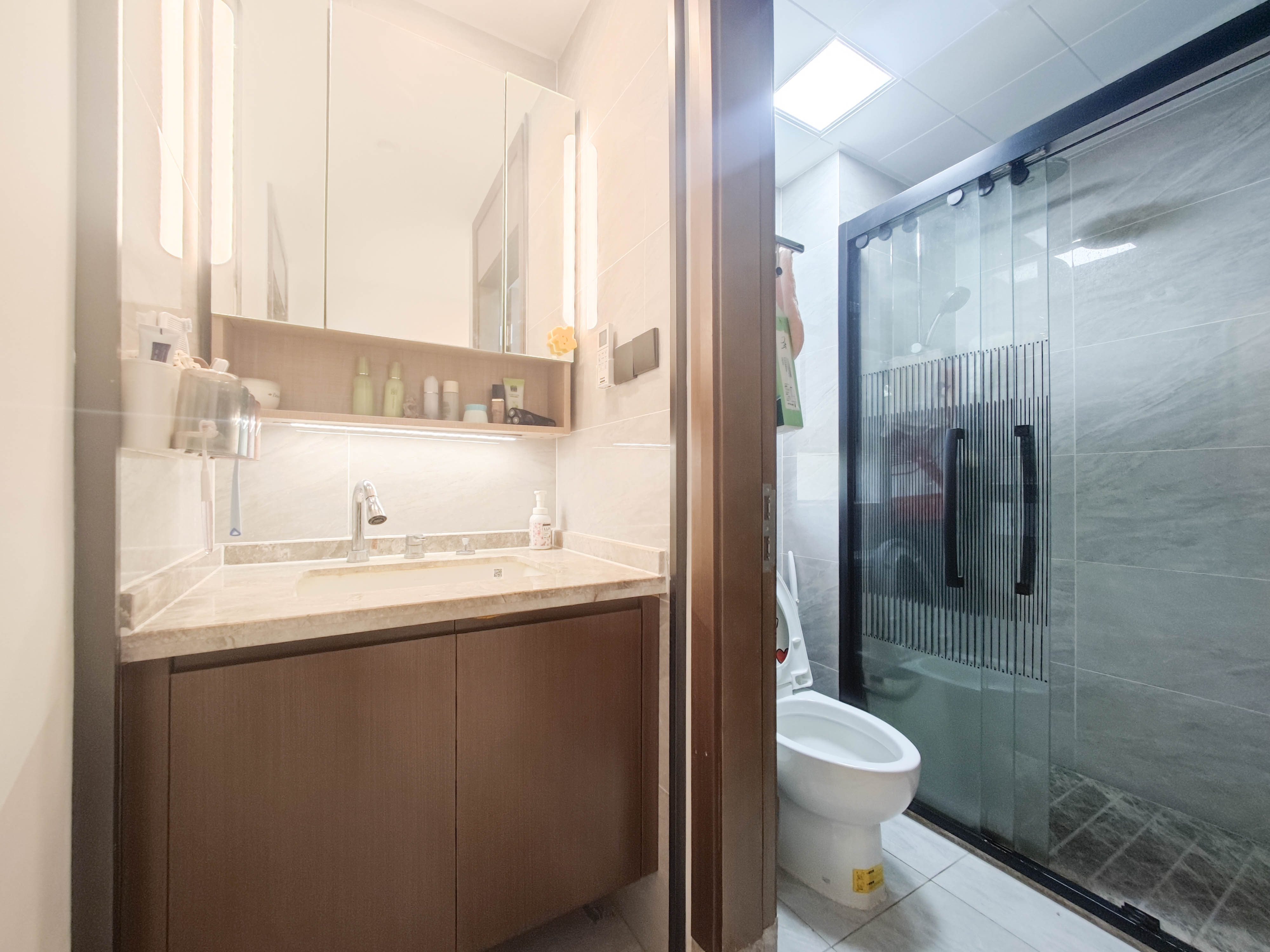 万科魅力之城天阔里  4室2厅2卫    198.0万 万科魅力之城天阔里  4室2厅2卫    198.0万卫生间