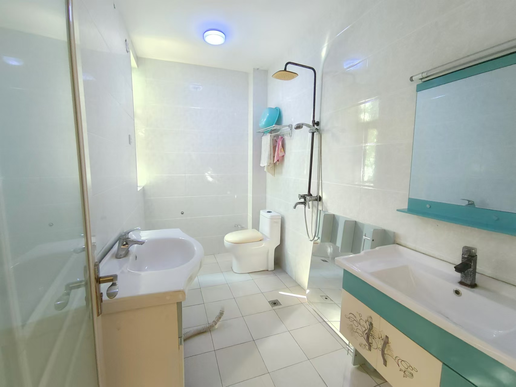 山水文园 3室2厅2卫 2000.0元/月 山水文园 3室2厅2卫 2000.0元/月室内图