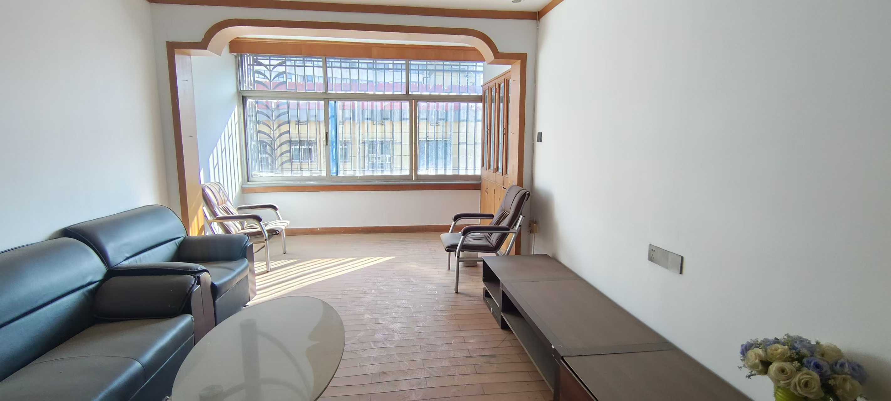 乐嘉花园 3室2厅1卫 1800.0元/月 乐嘉花园 3室2厅1卫 1800.0元/月室内图