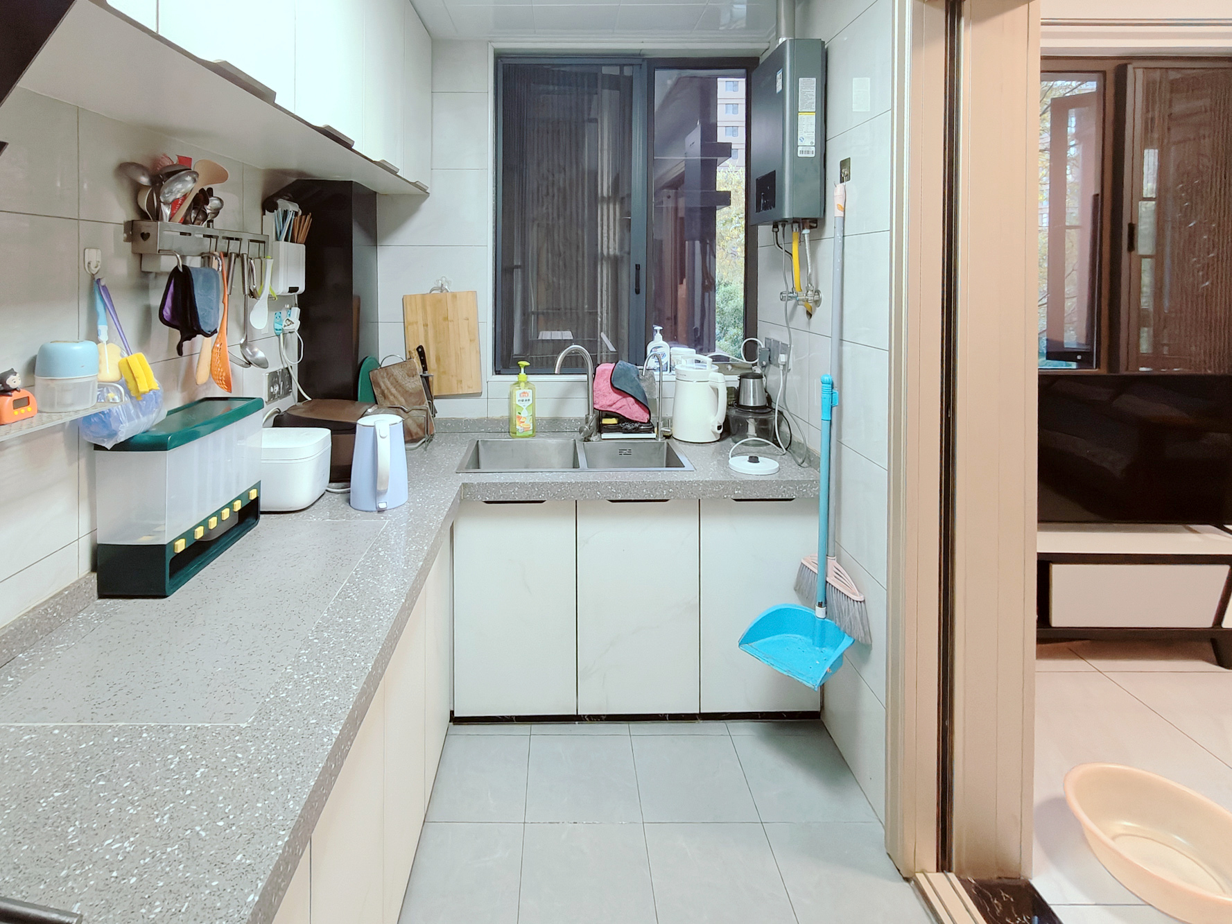 润和长郡(润和紫郡二三期) 4室2厅3卫 135.0万 润和长郡(润和紫郡二三期) 4室2厅3卫 135.0万厨房