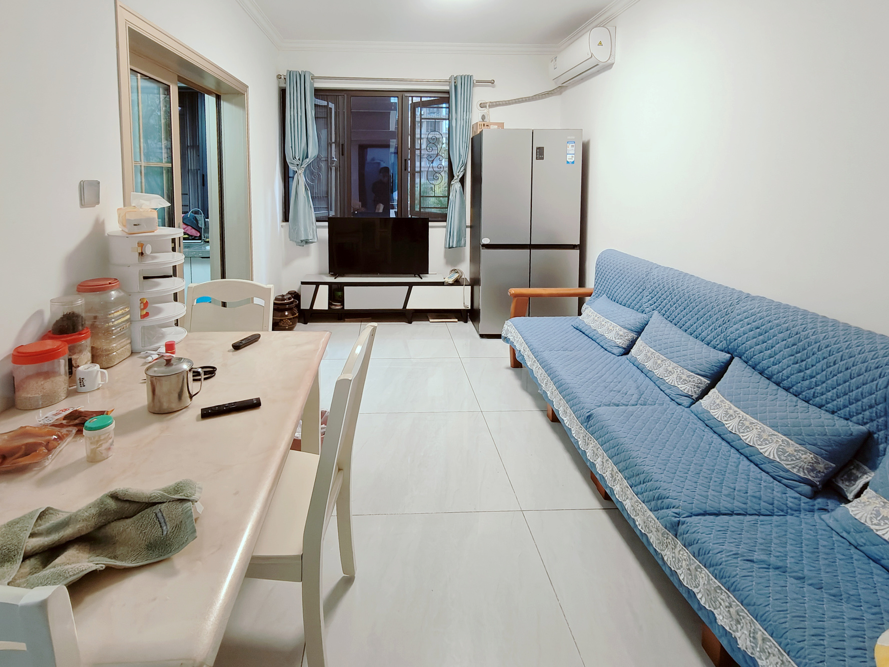 润和长郡(润和紫郡二三期) 4室2厅3卫 135.0万 润和长郡(润和紫郡二三期) 4室2厅3卫 135.0万客厅