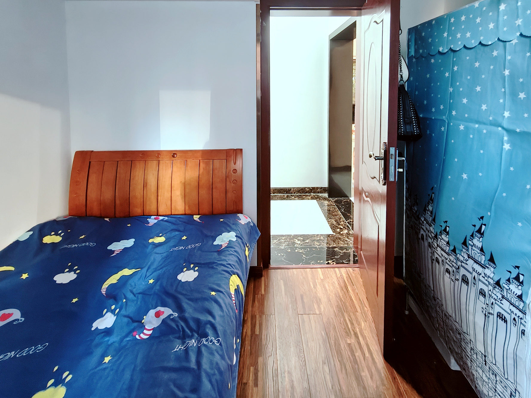 润和长郡(润和紫郡二三期) 4室2厅3卫 135.0万 润和长郡(润和紫郡二三期) 4室2厅3卫 135.0万卧室