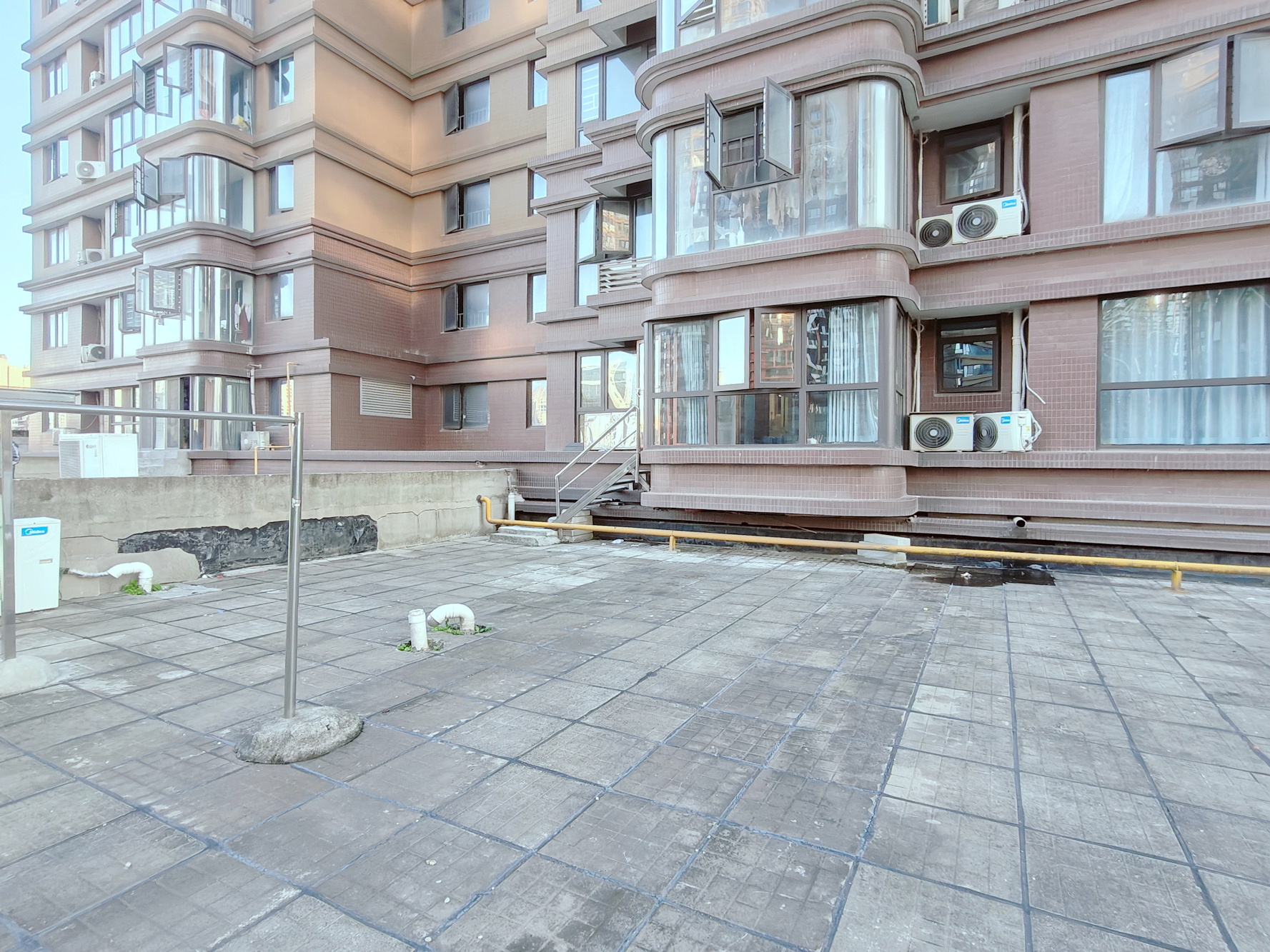 润和长郡(润和紫郡二三期) 4室2厅3卫 135.0万 润和长郡(润和紫郡二三期) 4室2厅3卫 135.0万阳台