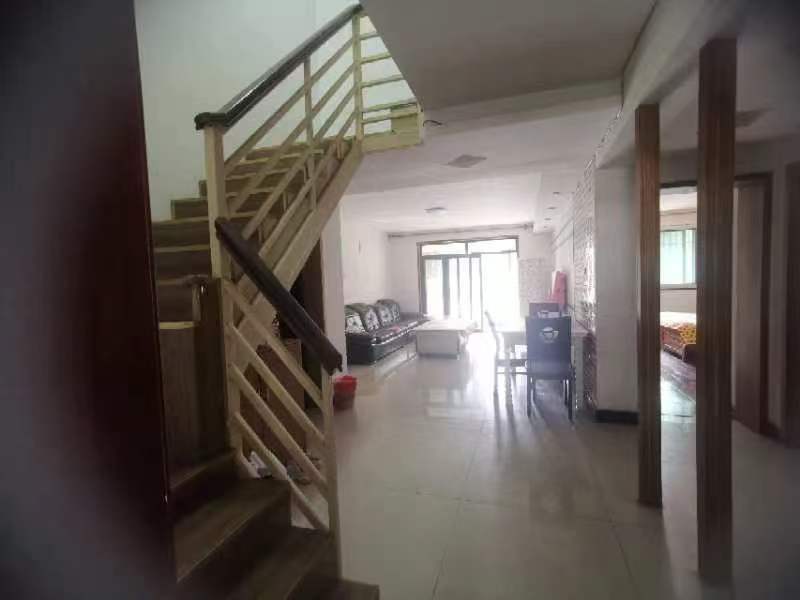 枫林美景 4室2厅2卫 2800.0元/月 枫林美景 4室2厅2卫 2800.0元/月室内图