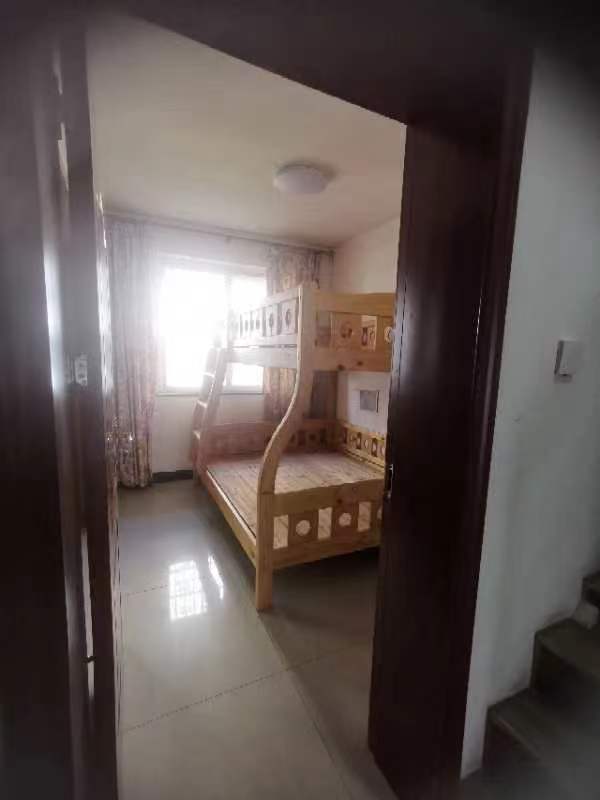 枫林美景 4室2厅2卫 2800.0元/月 枫林美景 4室2厅2卫 2800.0元/月室内图