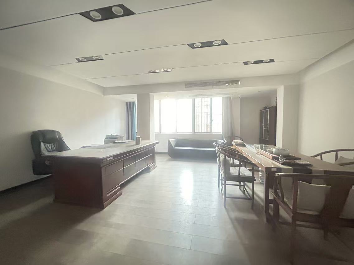 湘春路散盘 10室2厅1卫 16000.0元/月 湘春路散盘 10室2厅1卫 16000.0元/月室内图