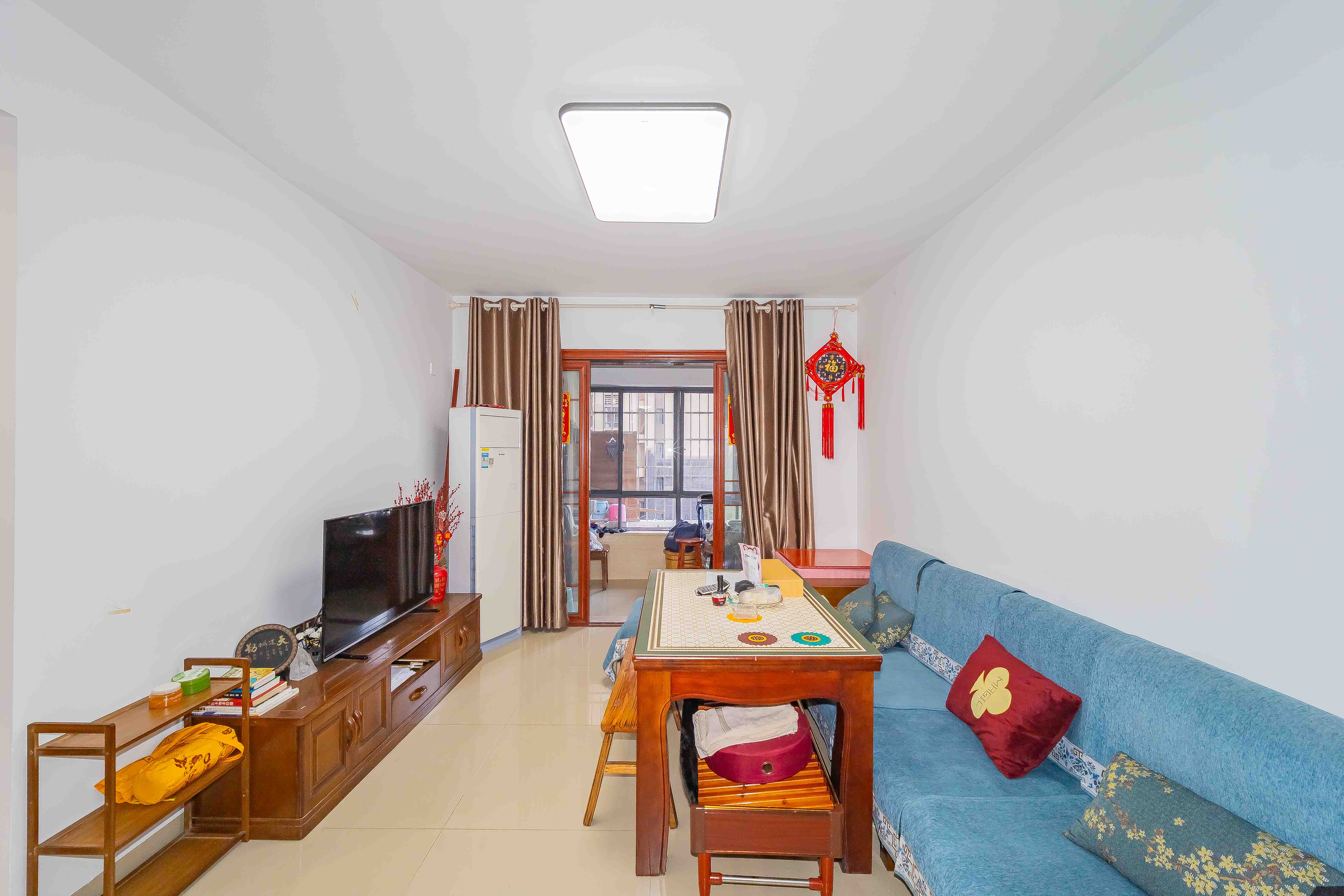 香樟兰亭(朗峰苑) 4室2厅1卫 82.0万 香樟兰亭(朗峰苑) 4室2厅1卫 82.0万客厅