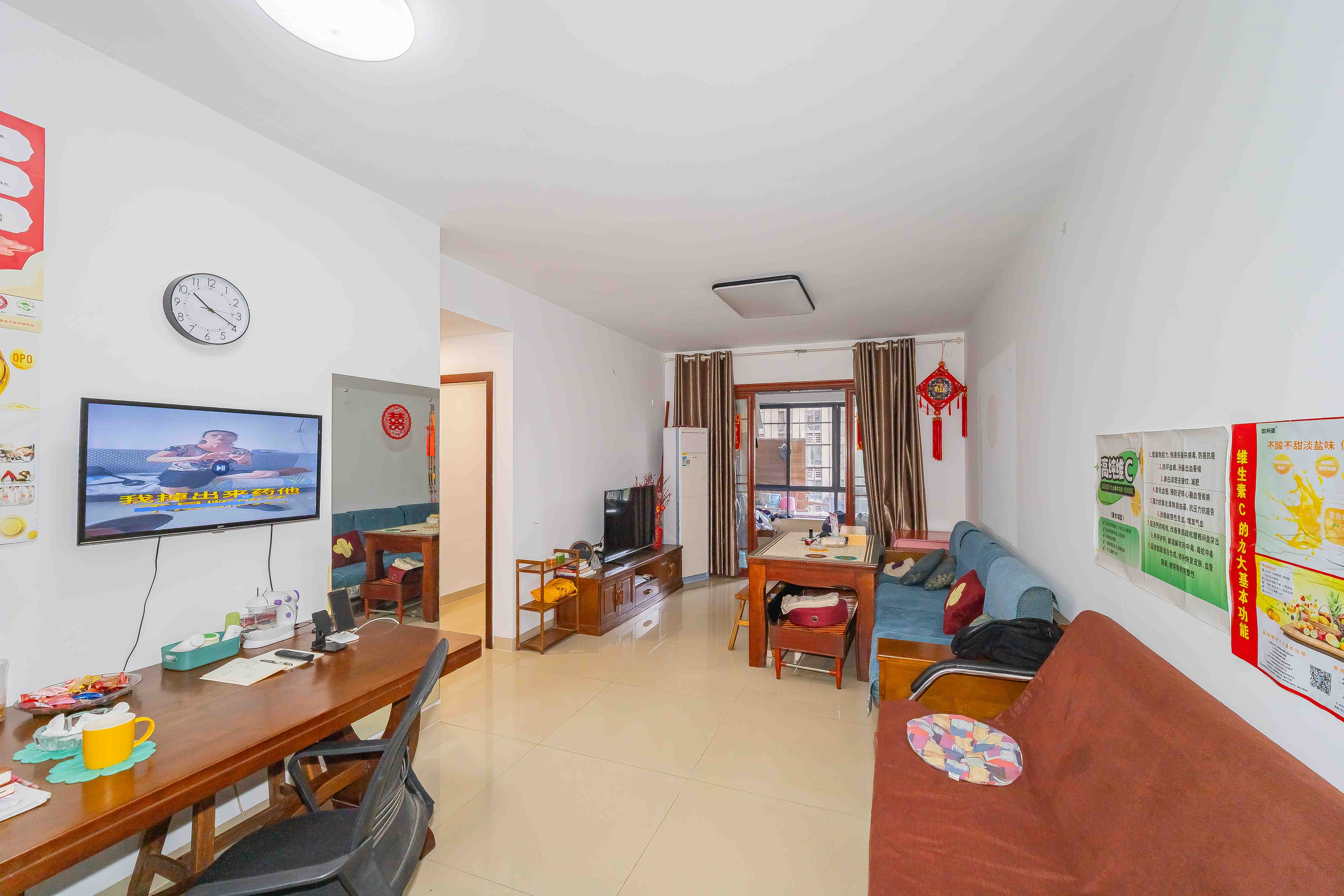 香樟兰亭(朗峰苑) 4室2厅1卫 82.0万 香樟兰亭(朗峰苑) 4室2厅1卫 82.0万客厅