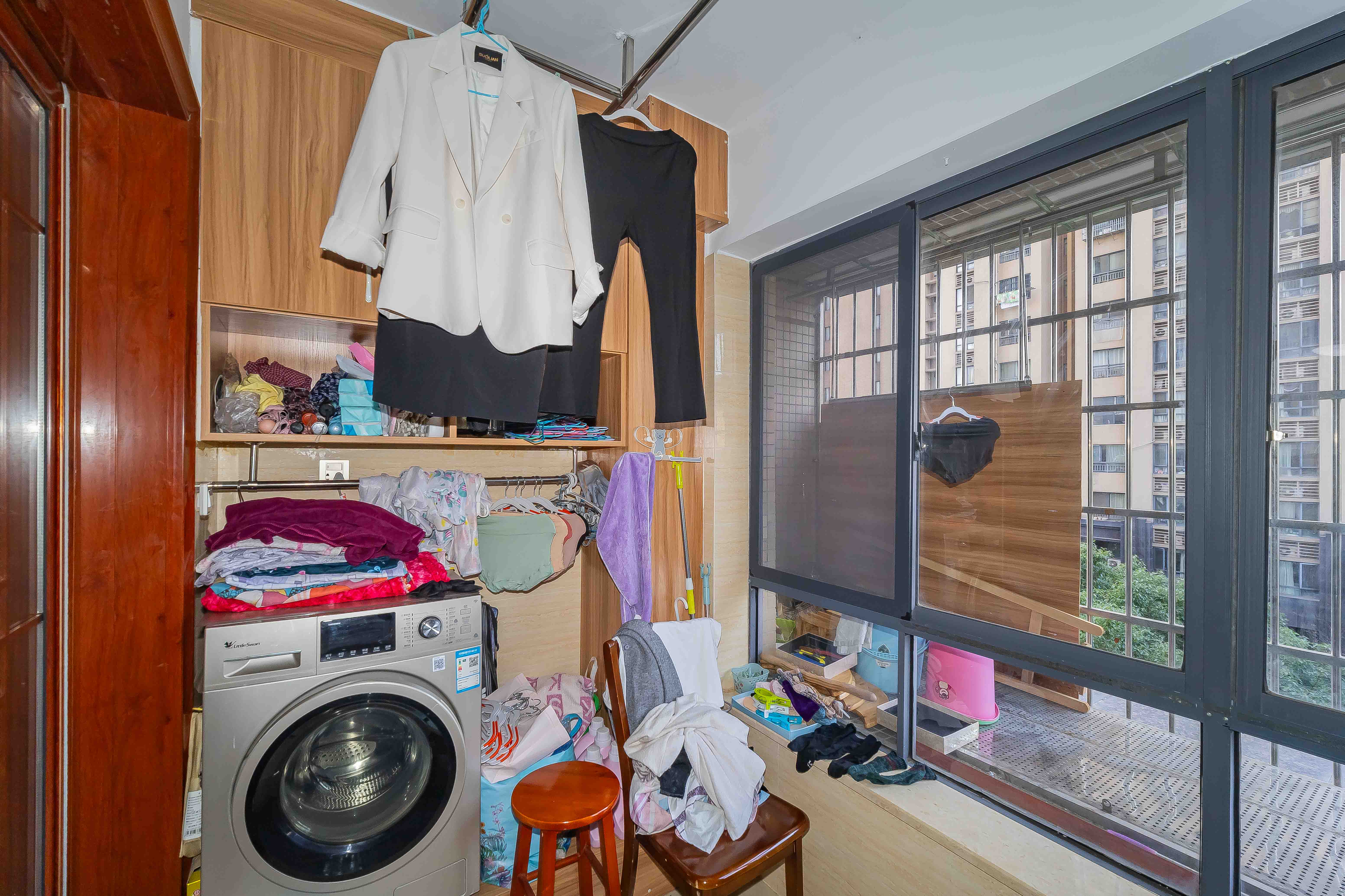 香樟兰亭(朗峰苑) 4室2厅1卫 82.0万 香樟兰亭(朗峰苑) 4室2厅1卫 82.0万阳台