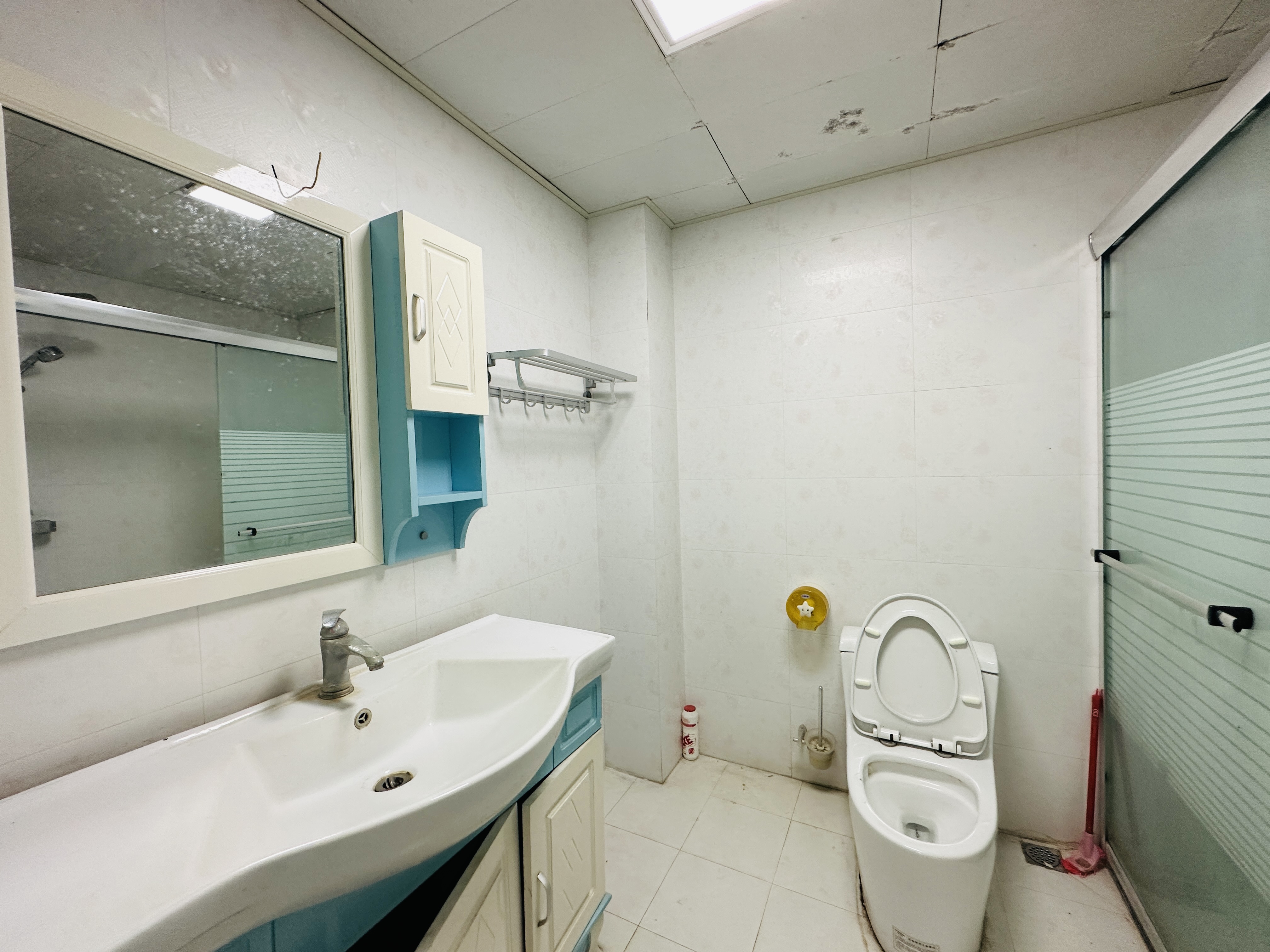 大华锦绣海岸一期  4室2厅3卫    800.0万 大华锦绣海岸一期  4室2厅3卫    800.0万卫生间