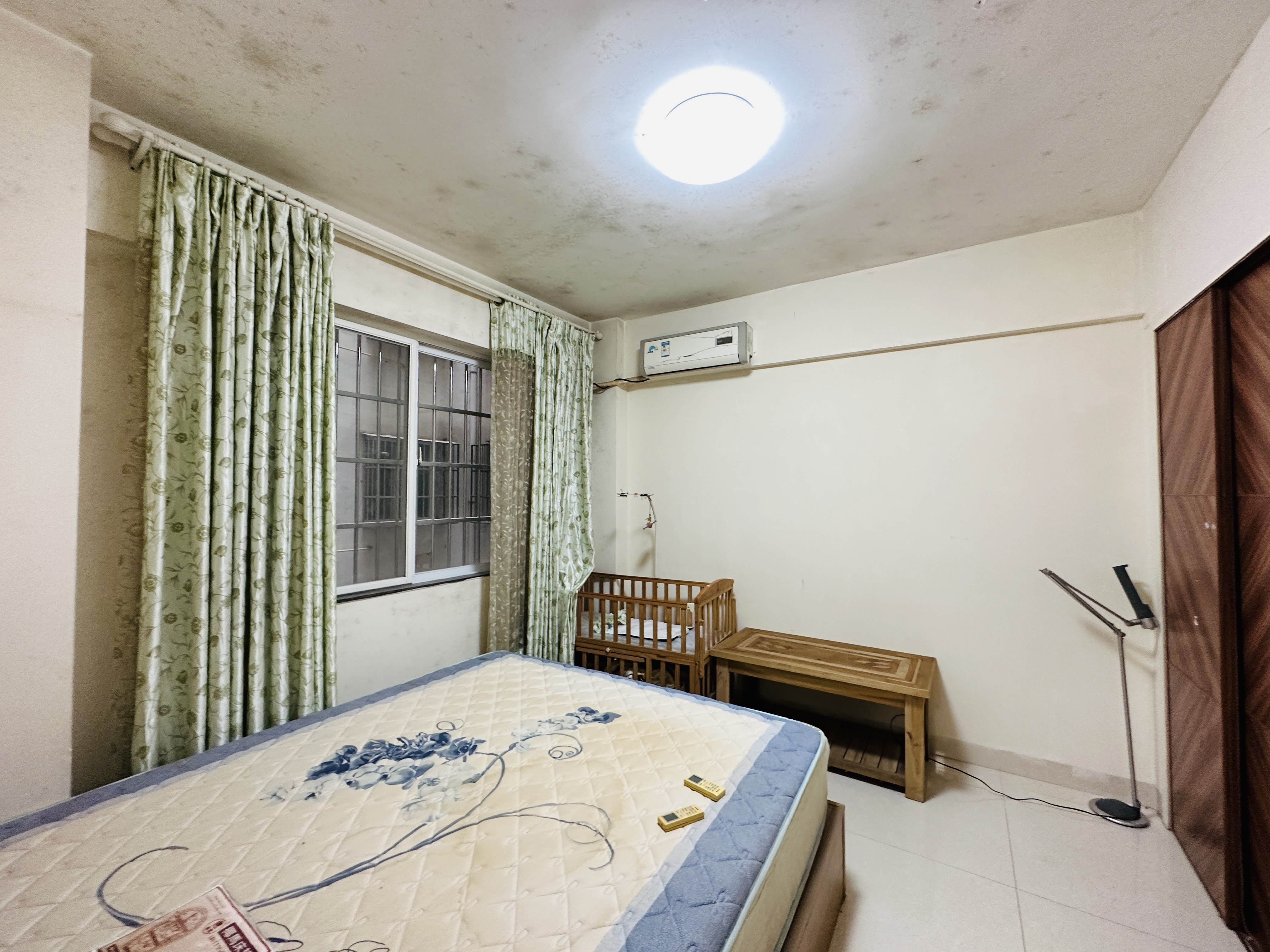 大华锦绣海岸一期  4室2厅3卫    800.0万 大华锦绣海岸一期  4室2厅3卫    800.0万卧室