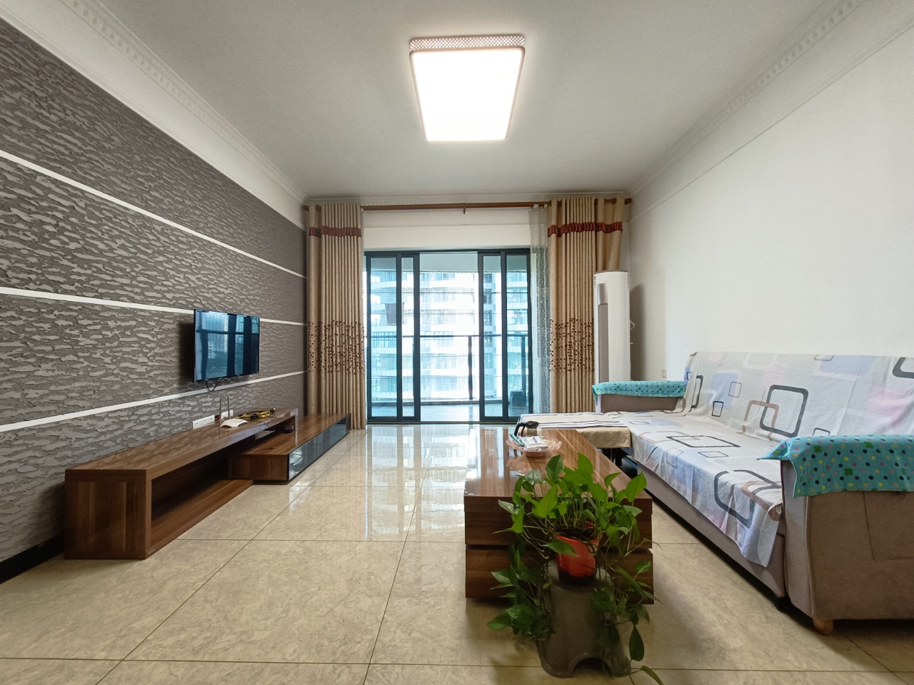 滨海幸福里 3室2厅2卫 300.0万 滨海幸福里 3室2厅2卫 300.0万室内图