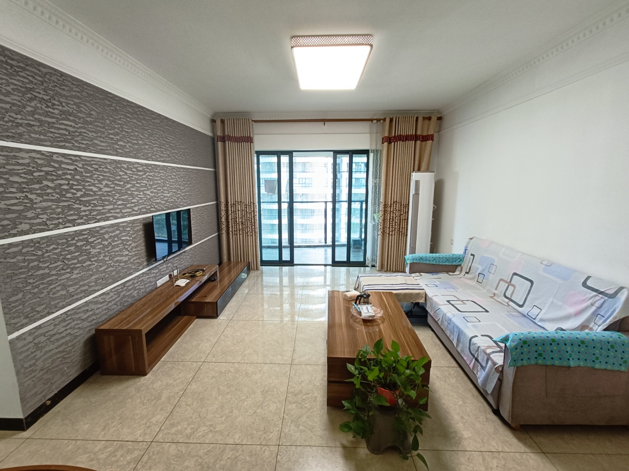 滨海幸福里 3室2厅2卫 300.0万 滨海幸福里 3室2厅2卫 300.0万室内图