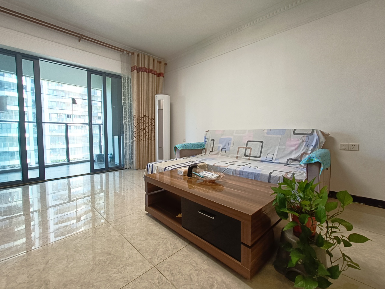 滨海幸福里 3室2厅2卫 300.0万 滨海幸福里 3室2厅2卫 300.0万室内图