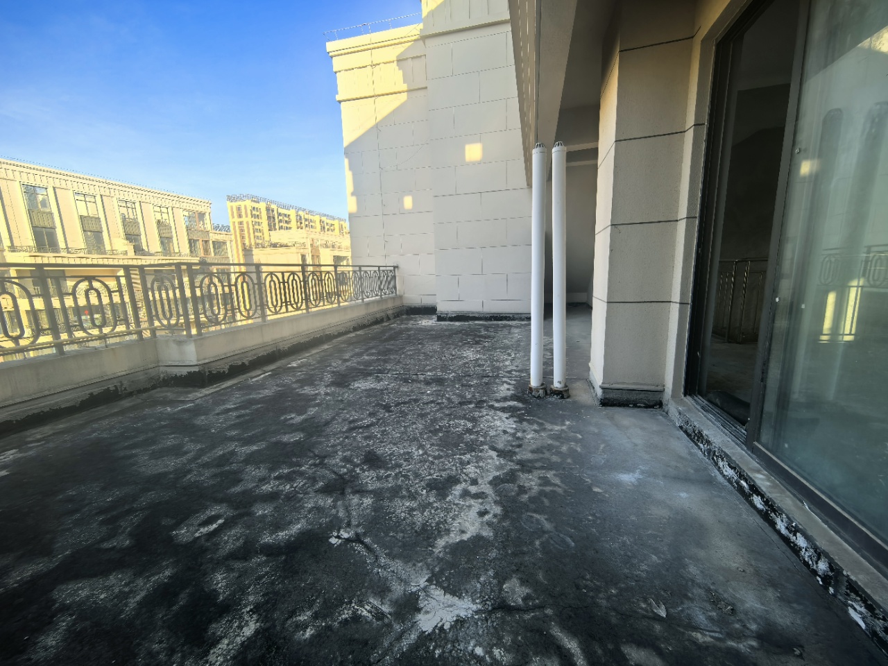 绿地海长流四期(绿地福邸)  5室2厅2卫    450.0万 绿地海长流四期(绿地福邸)  5室2厅2卫    450.0万室内图