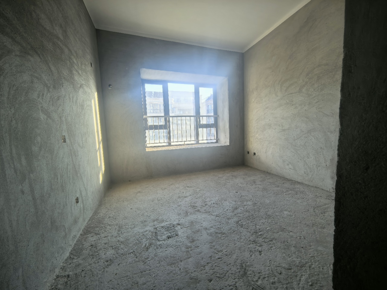 绿地海长流四期(绿地福邸)  5室2厅2卫    450.0万 绿地海长流四期(绿地福邸)  5室2厅2卫    450.0万室内图