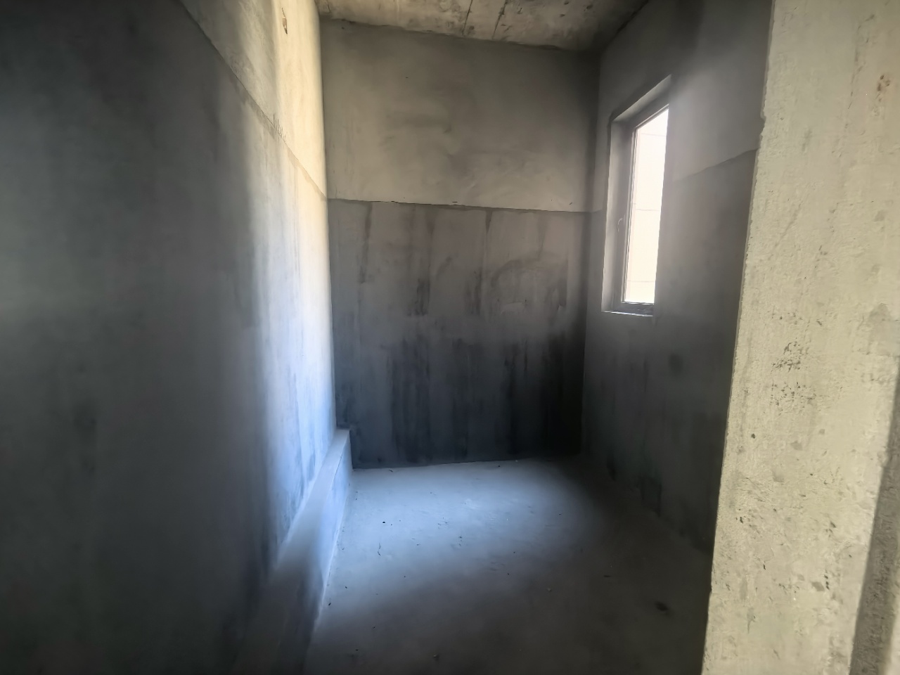 绿地海长流四期(绿地福邸)  5室2厅2卫    450.0万 绿地海长流四期(绿地福邸)  5室2厅2卫    450.0万室内图