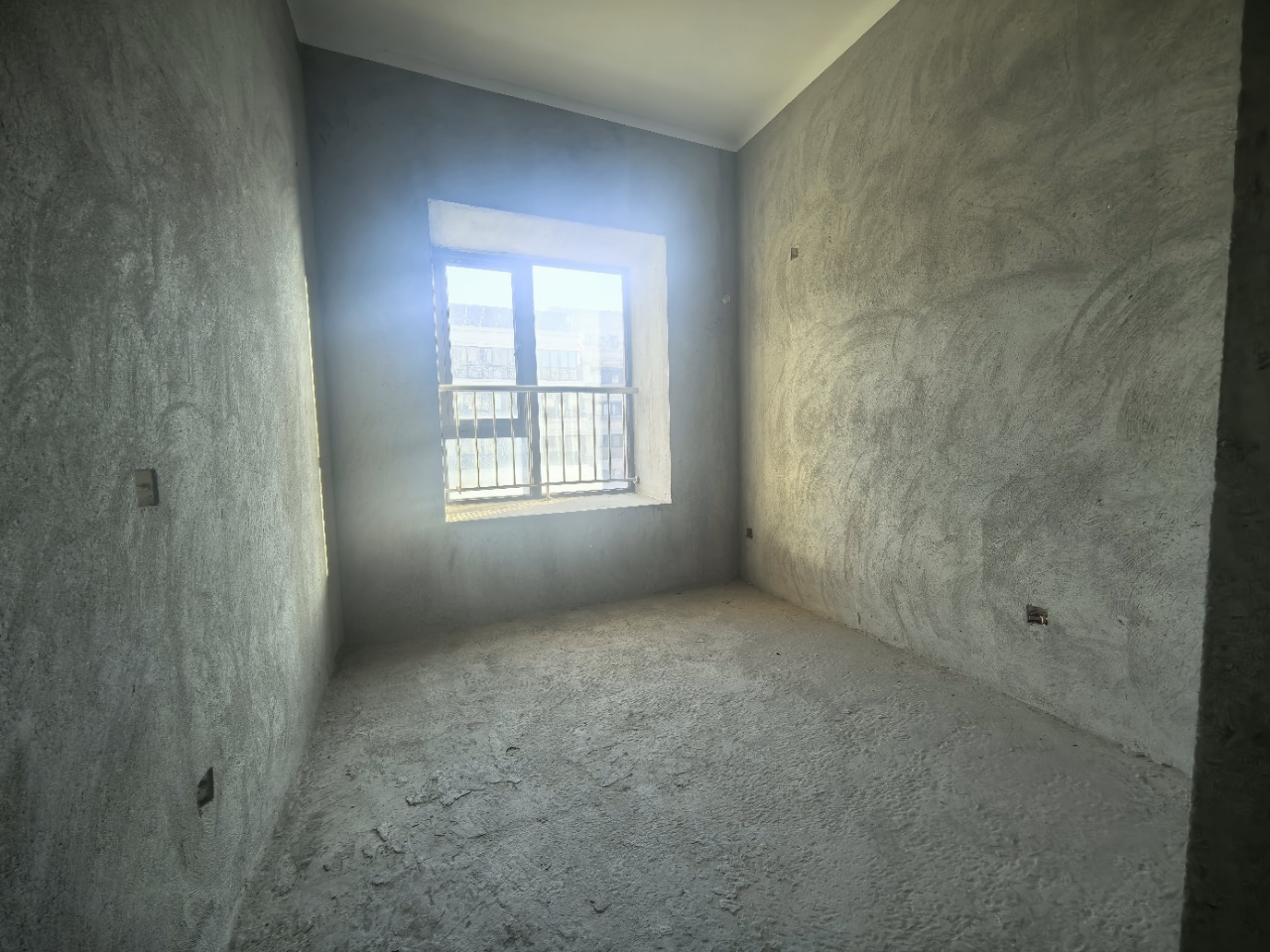 绿地海长流四期(绿地福邸)  5室2厅2卫    450.0万 绿地海长流四期(绿地福邸)  5室2厅2卫    450.0万室内图