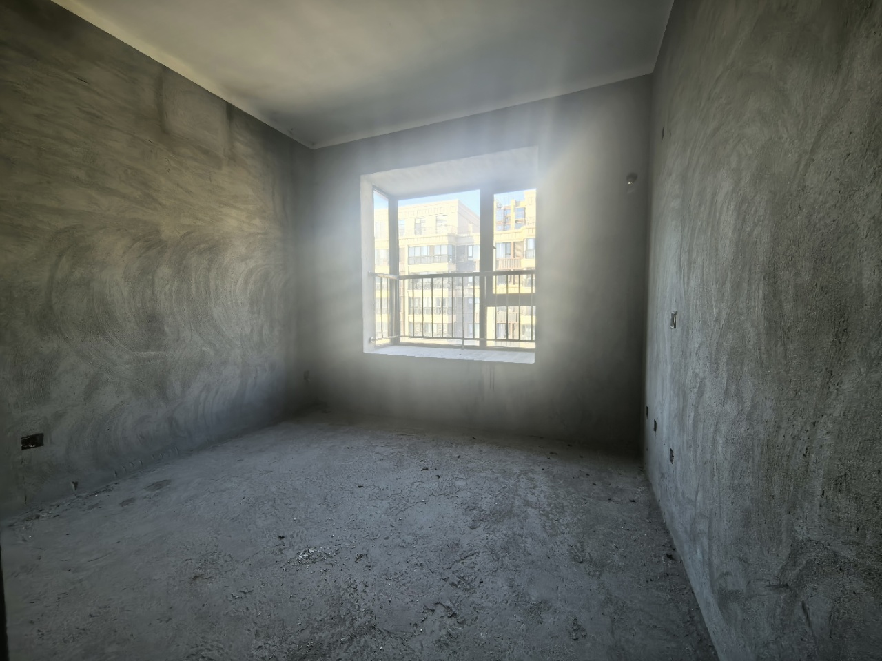 绿地海长流四期(绿地福邸)  5室2厅2卫    450.0万 绿地海长流四期(绿地福邸)  5室2厅2卫    450.0万室内图