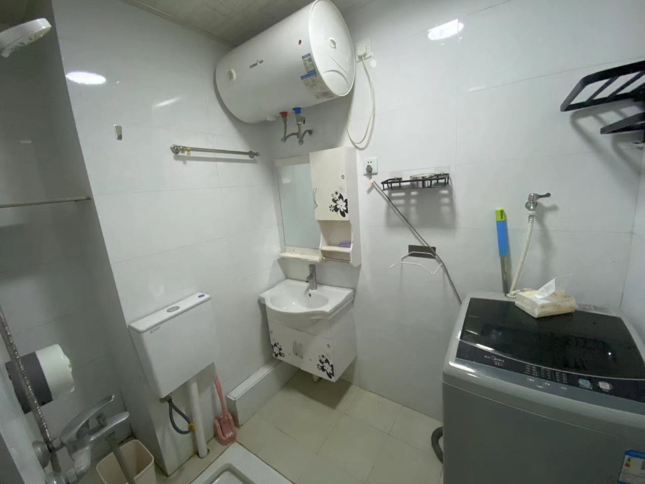 中建芙蓉嘉苑 1室1厅1卫 1200.0元/月 中建芙蓉嘉苑 1室1厅1卫 1200.0元/月室内图